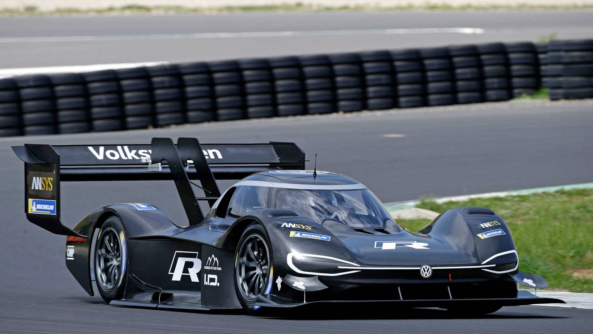 Romain Dumas driving the Volkswagen I.D. R Pikes Peak for the first time in Alés (F)