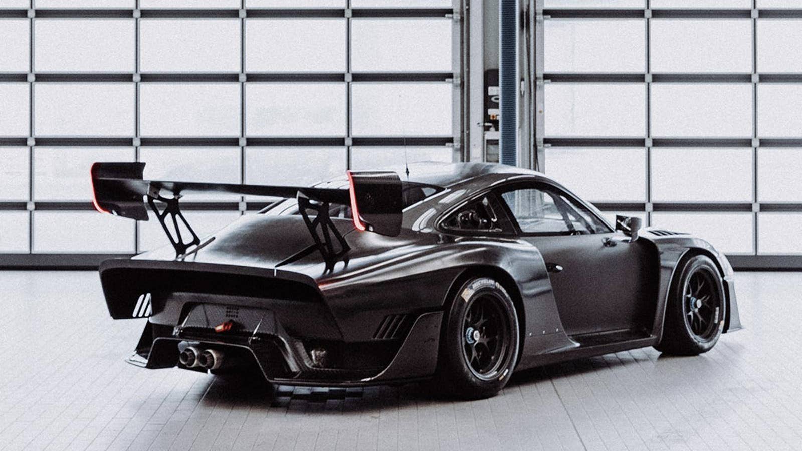 The Porsche 935 looks positively scandalous in naked carbon fiber