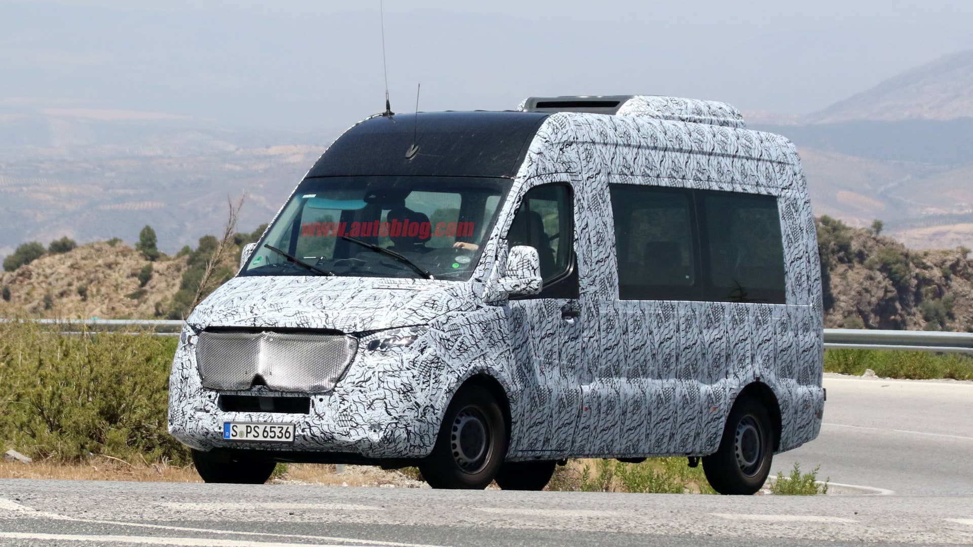 Next-generation Mercedes-Benz Sprinter caught driving tall and proud ...
