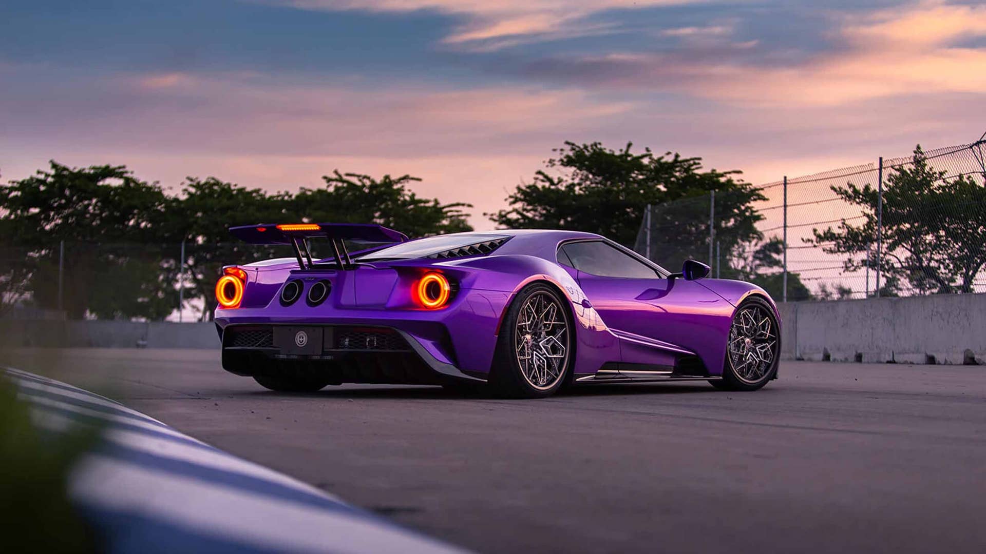 HRE3D+V2