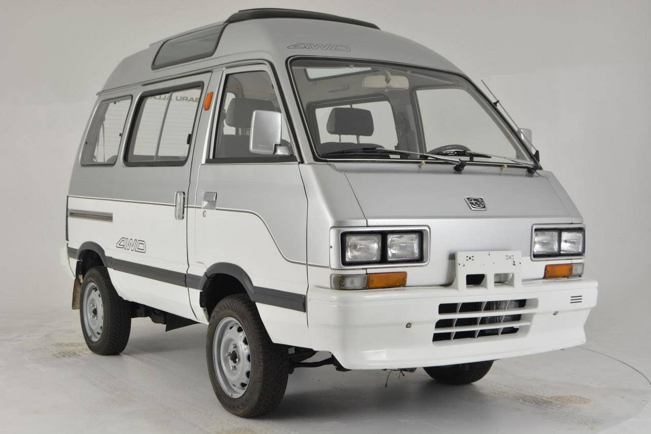 1992 Subaru Libero front three-quarter