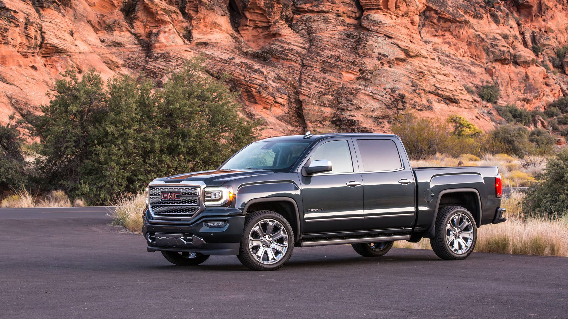 2018 GMC Sierra Denali front 3/4