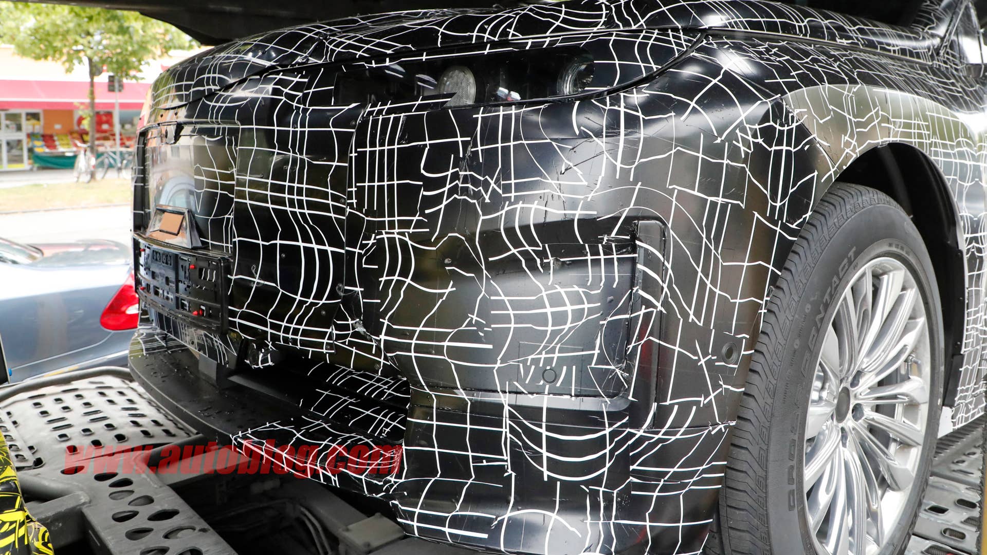 2022 BMW iNEXT in camouflage