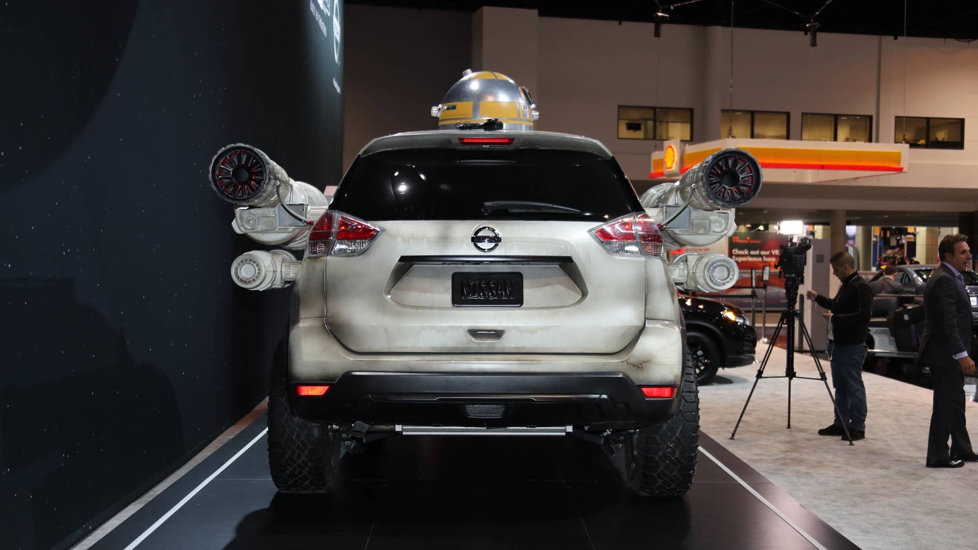 Nissan Rogue Star Wars X-Wing-inspired Rogue