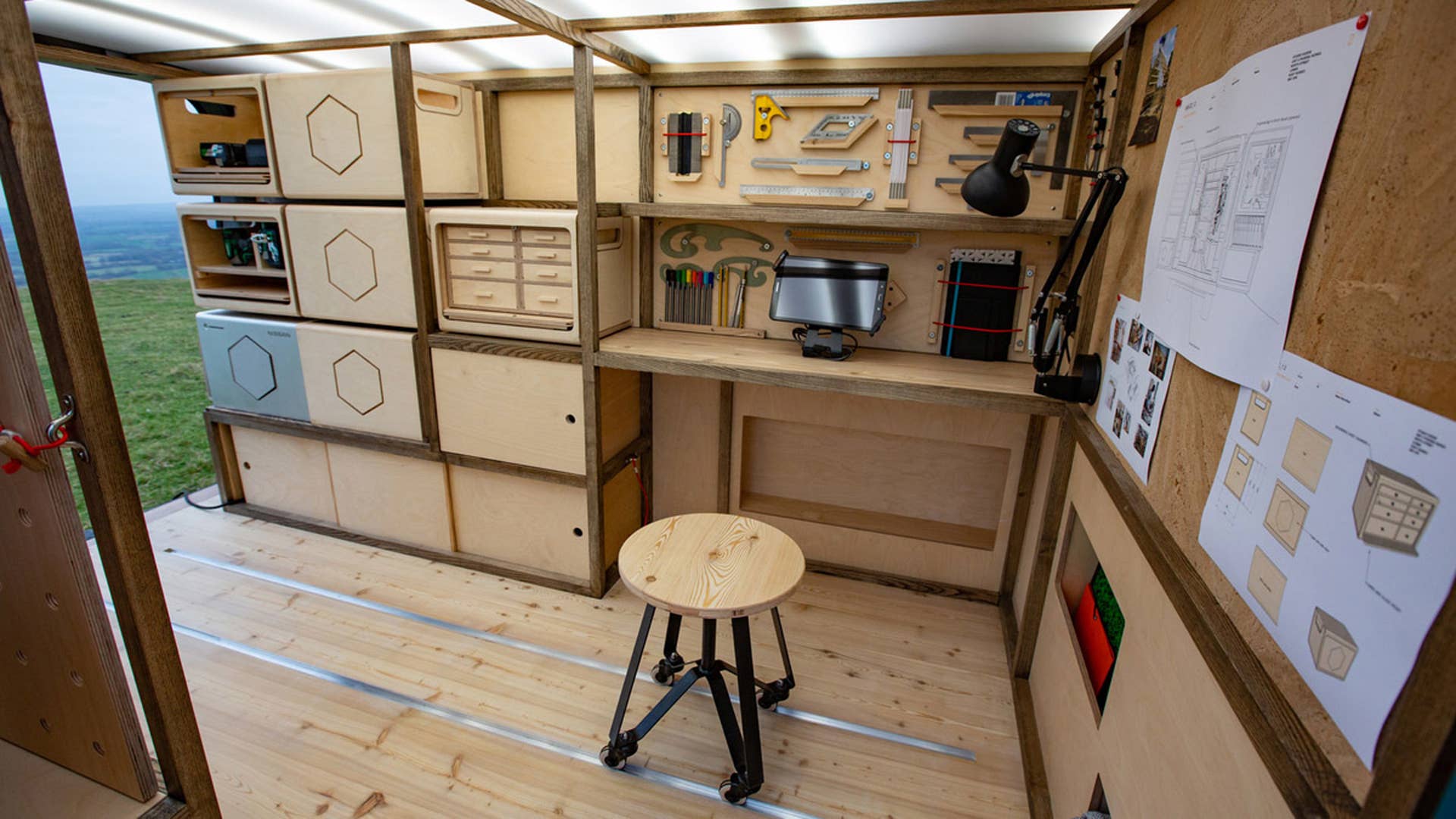 Nissan NV300 Workshop Van Concept