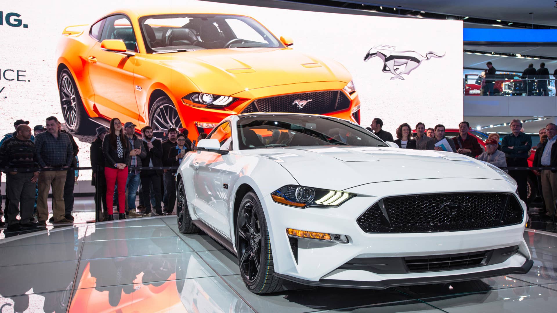 2018 Ford Mustang lead