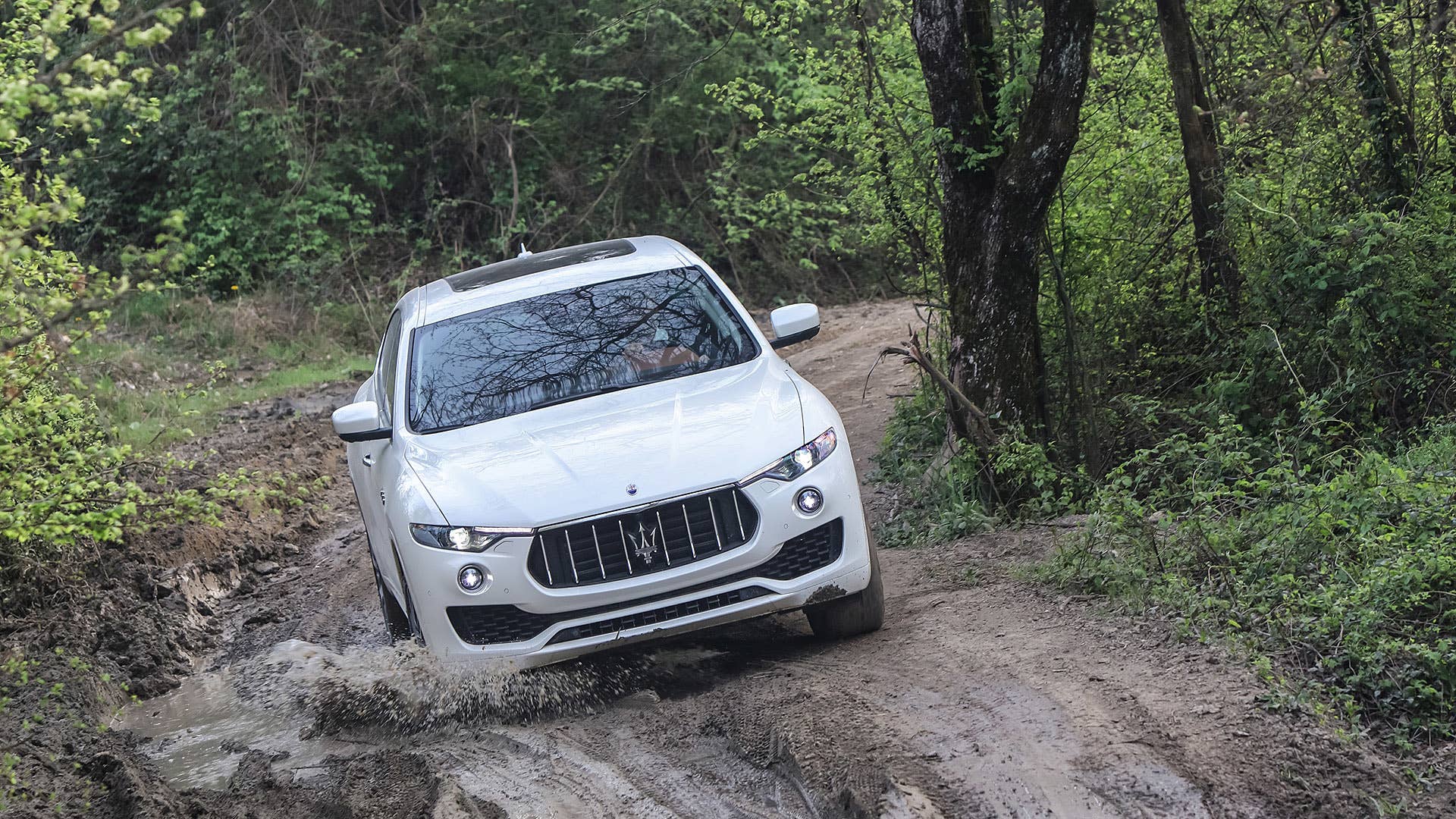 2017 Maserati Levante off-road