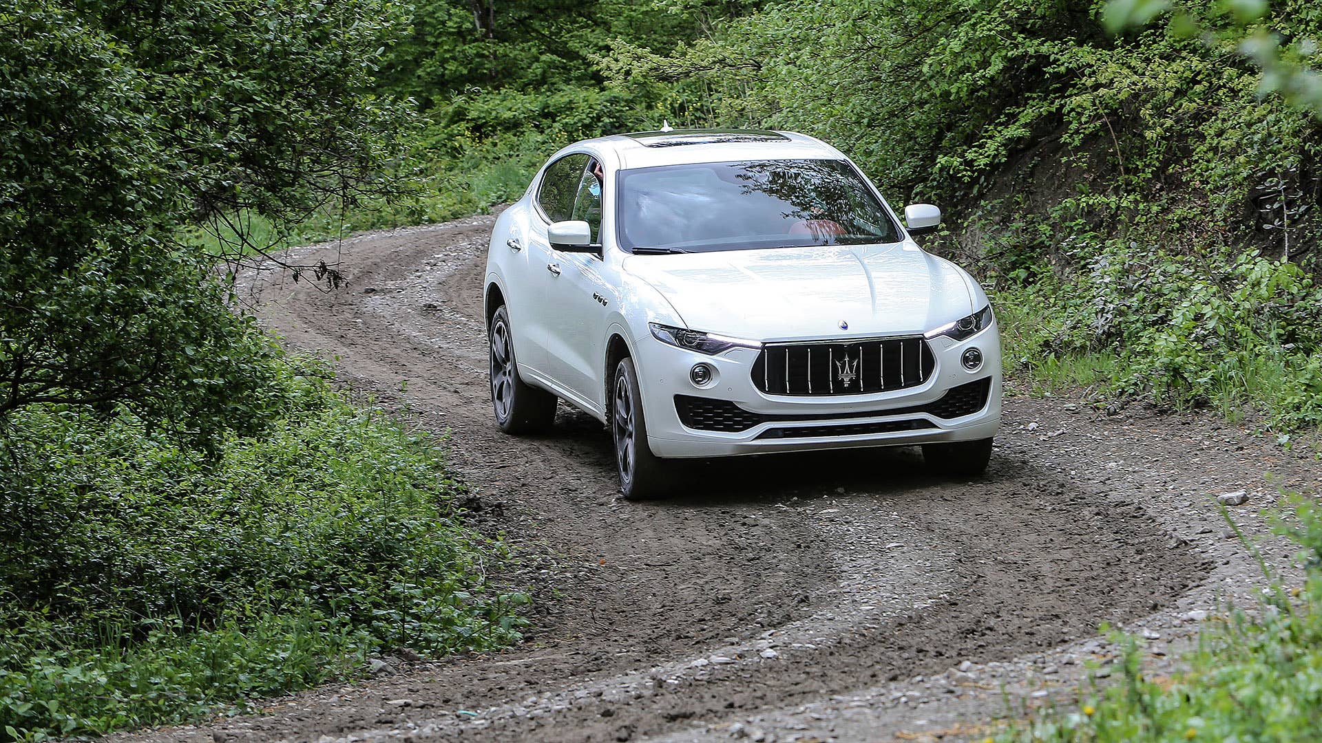 2017 Maserati Levante off-road