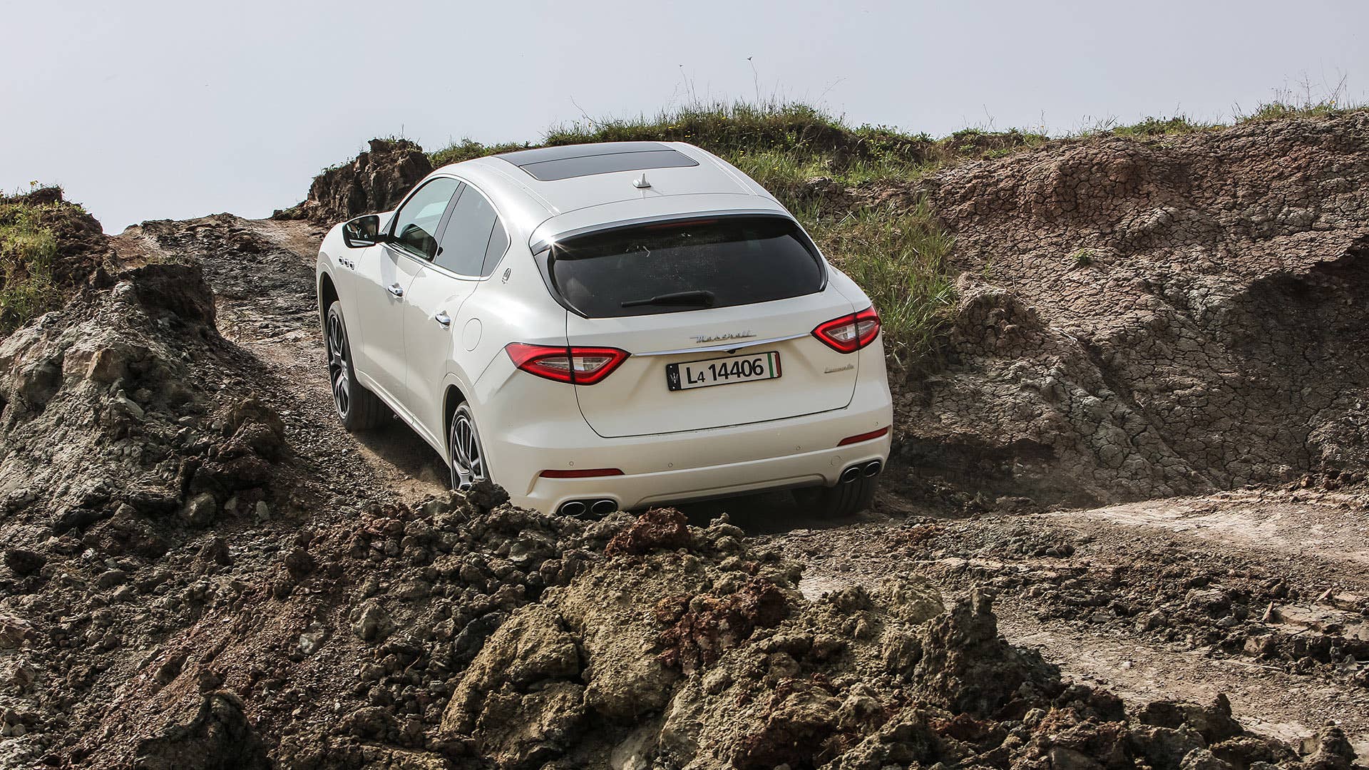 2017 Maserati Levante off-road