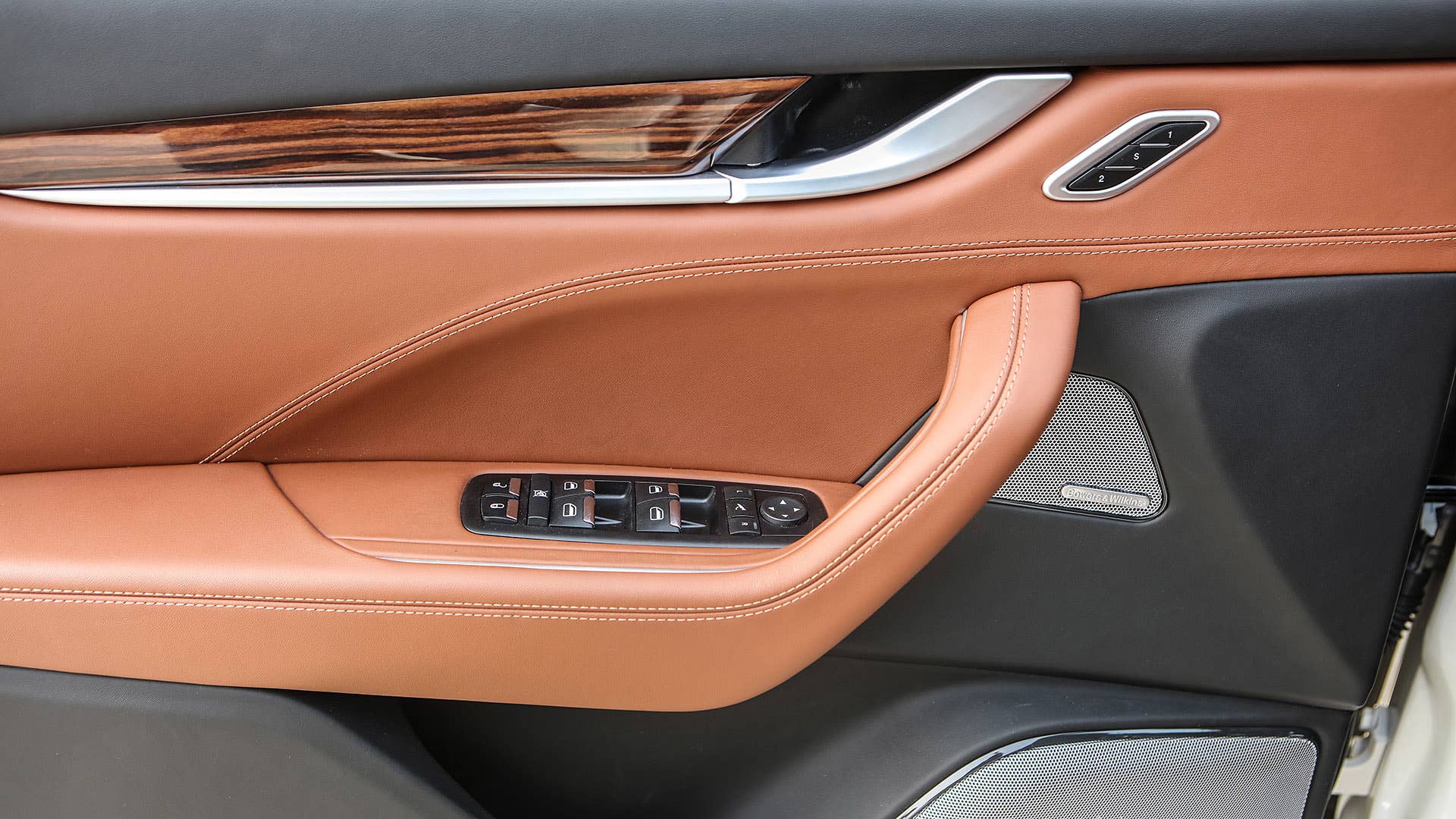 2017 Maserati Levante door handle