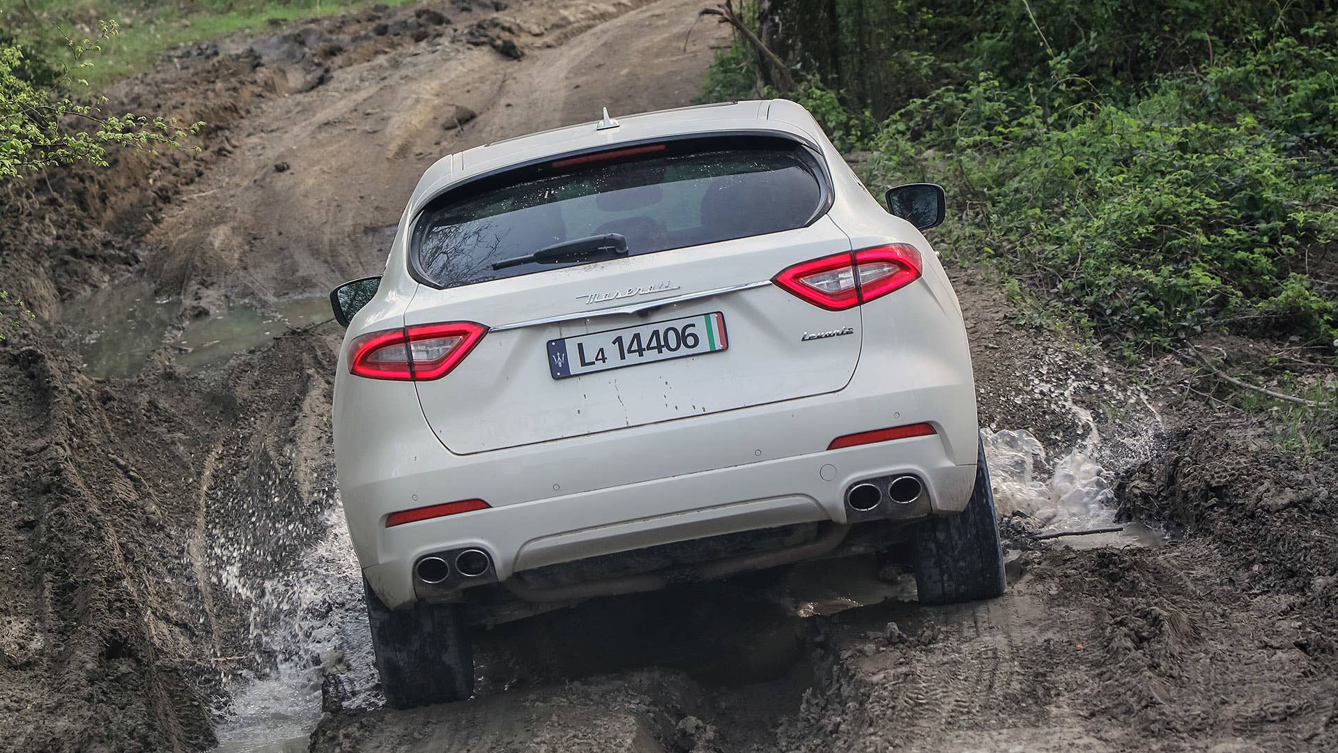 2017 Maserati Levante off-road
