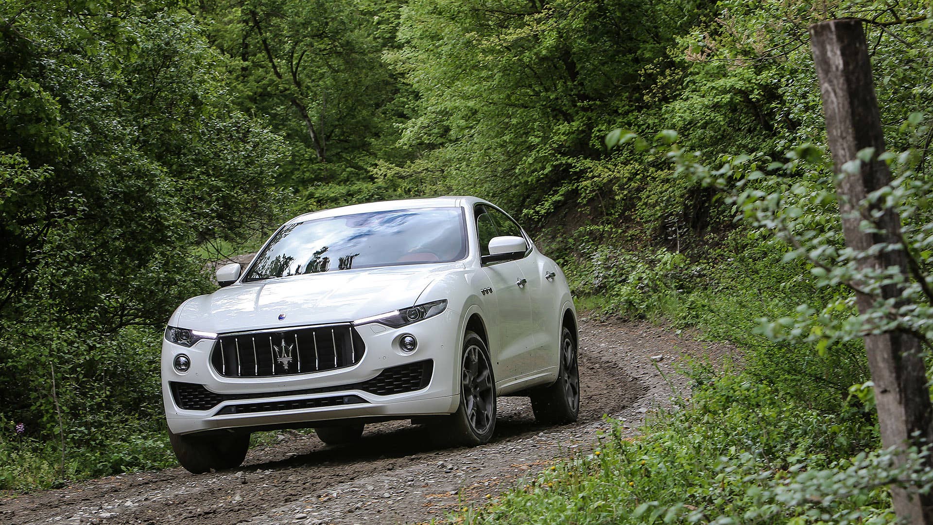 2017 Maserati Levante off-road