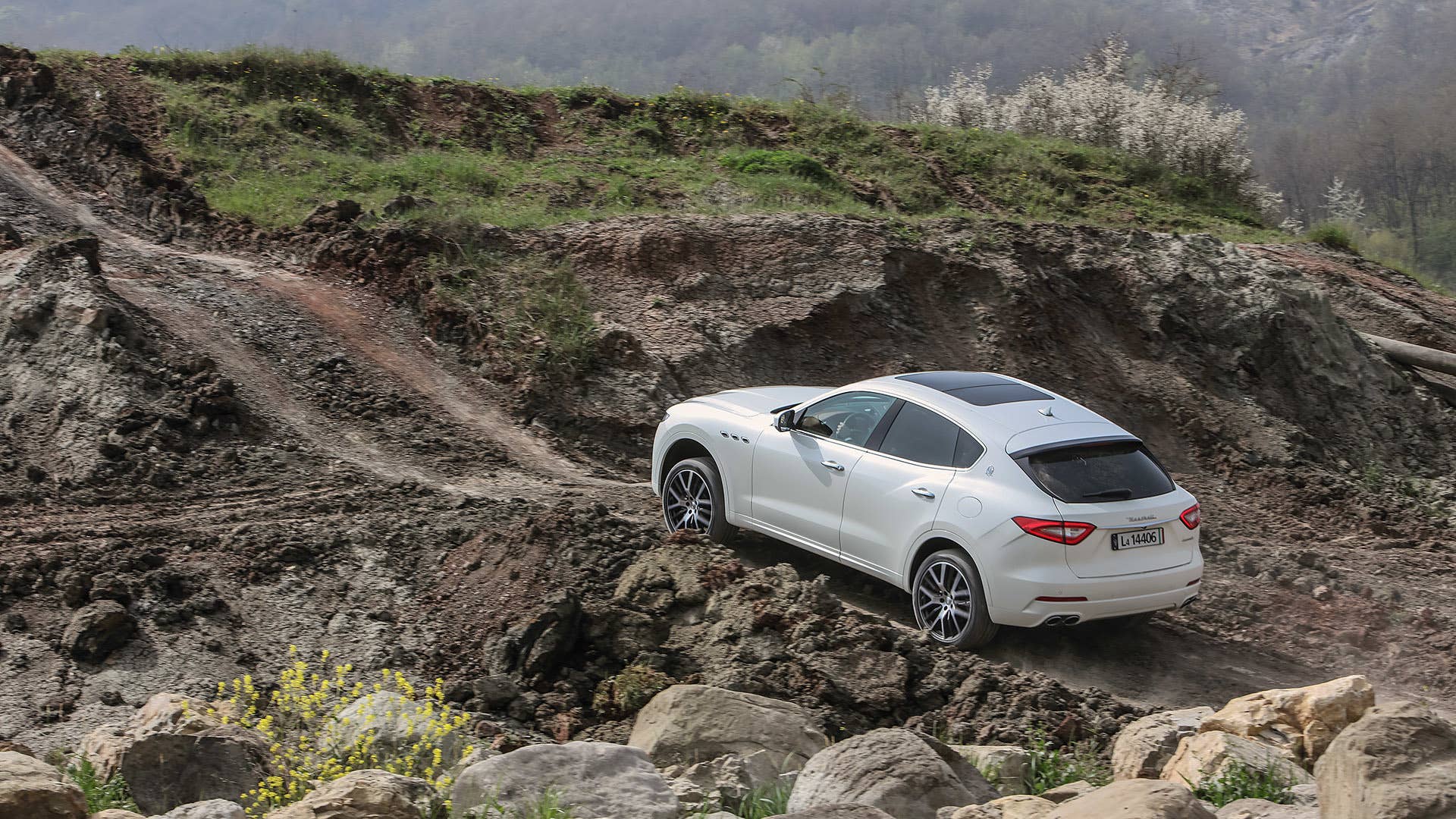 2017 Maserati Levante off-road