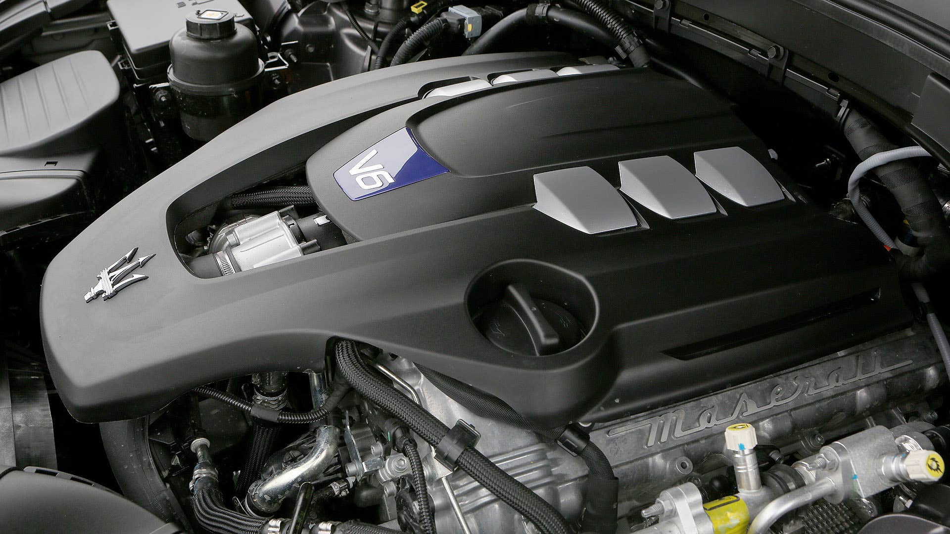 2017 Maserati Levante engine