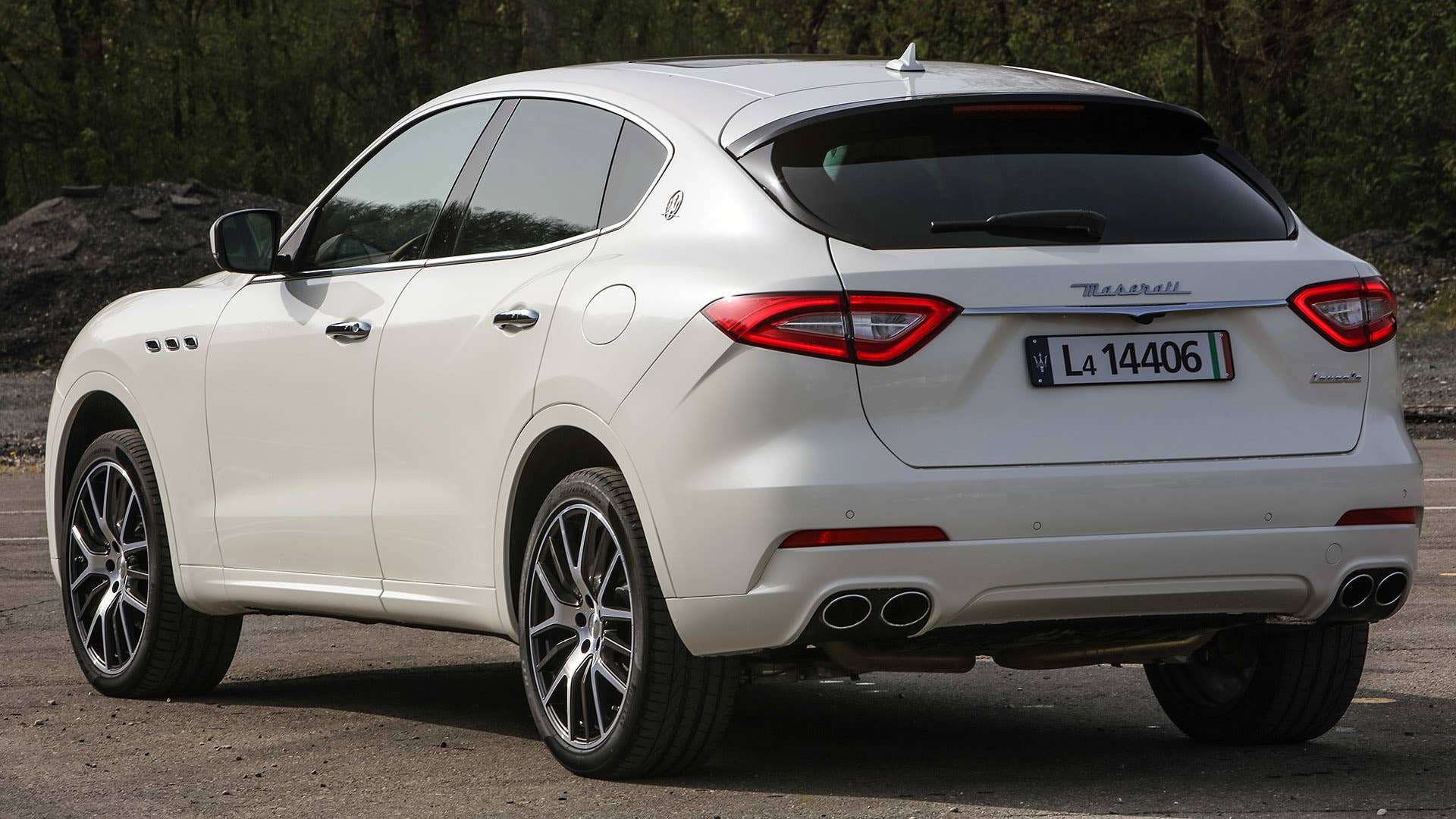2017 Maserati Levante rear 3/4 view