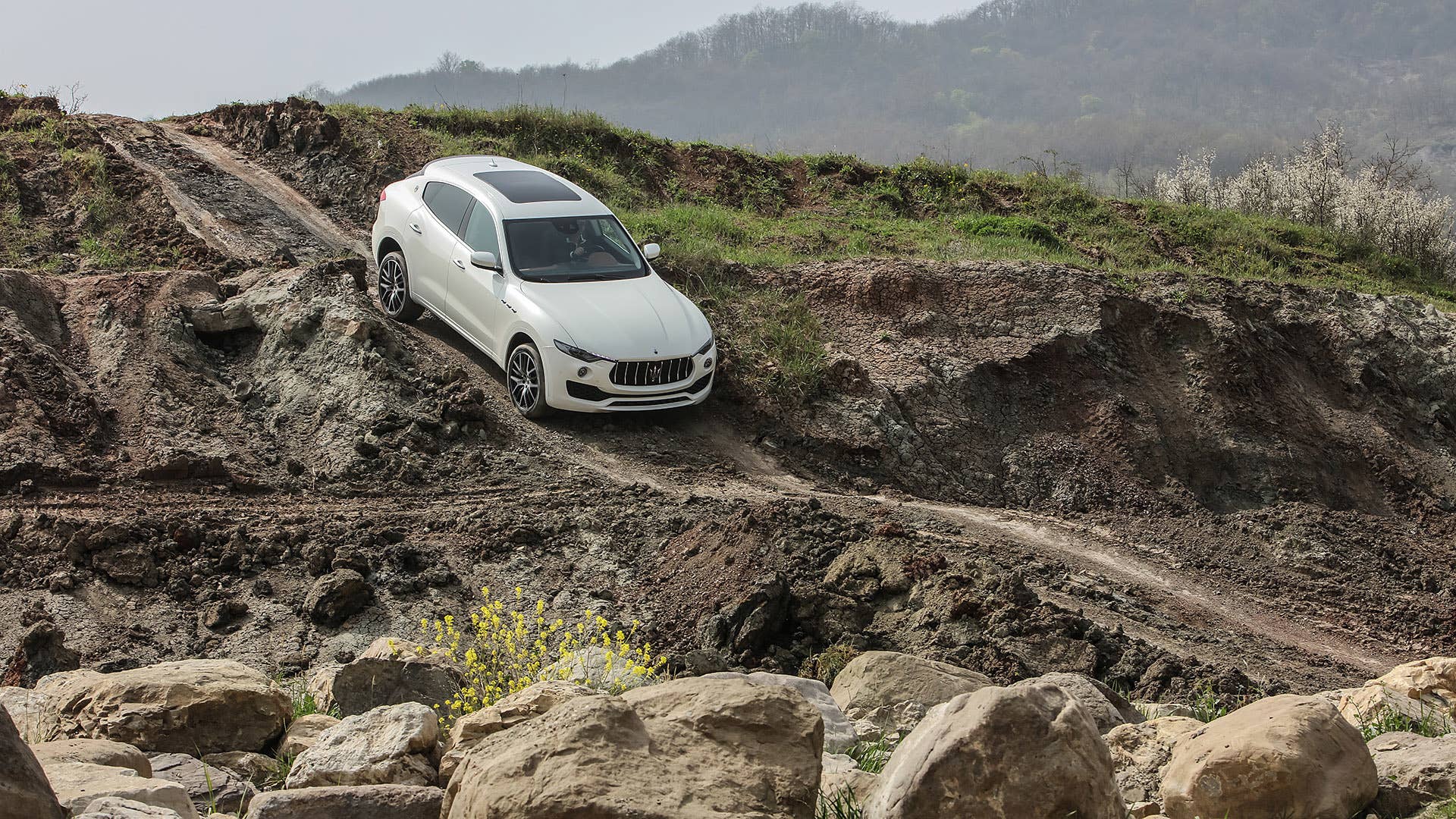 2017 Maserati Levante off-road