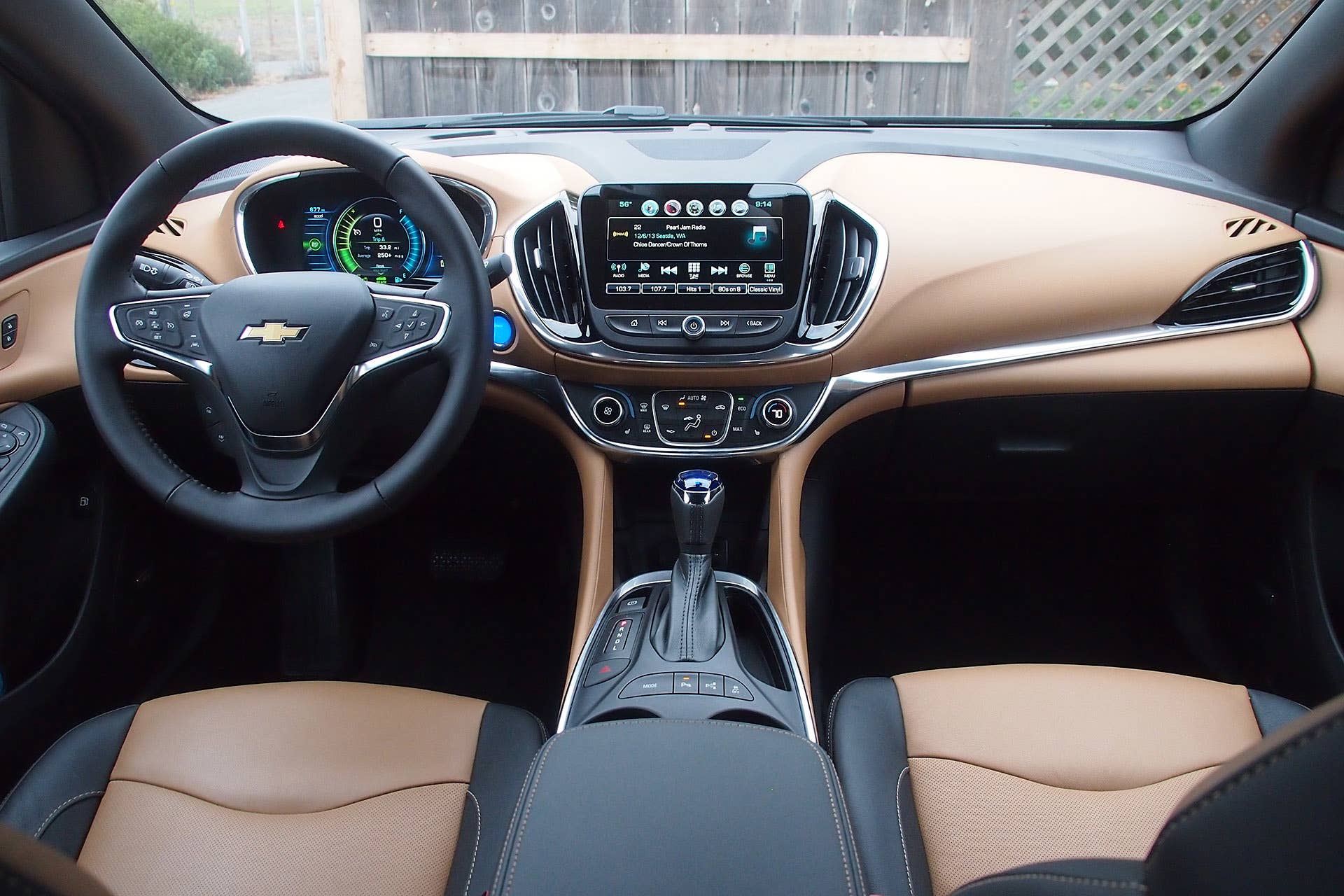 2016 Chevrolet Volt interior