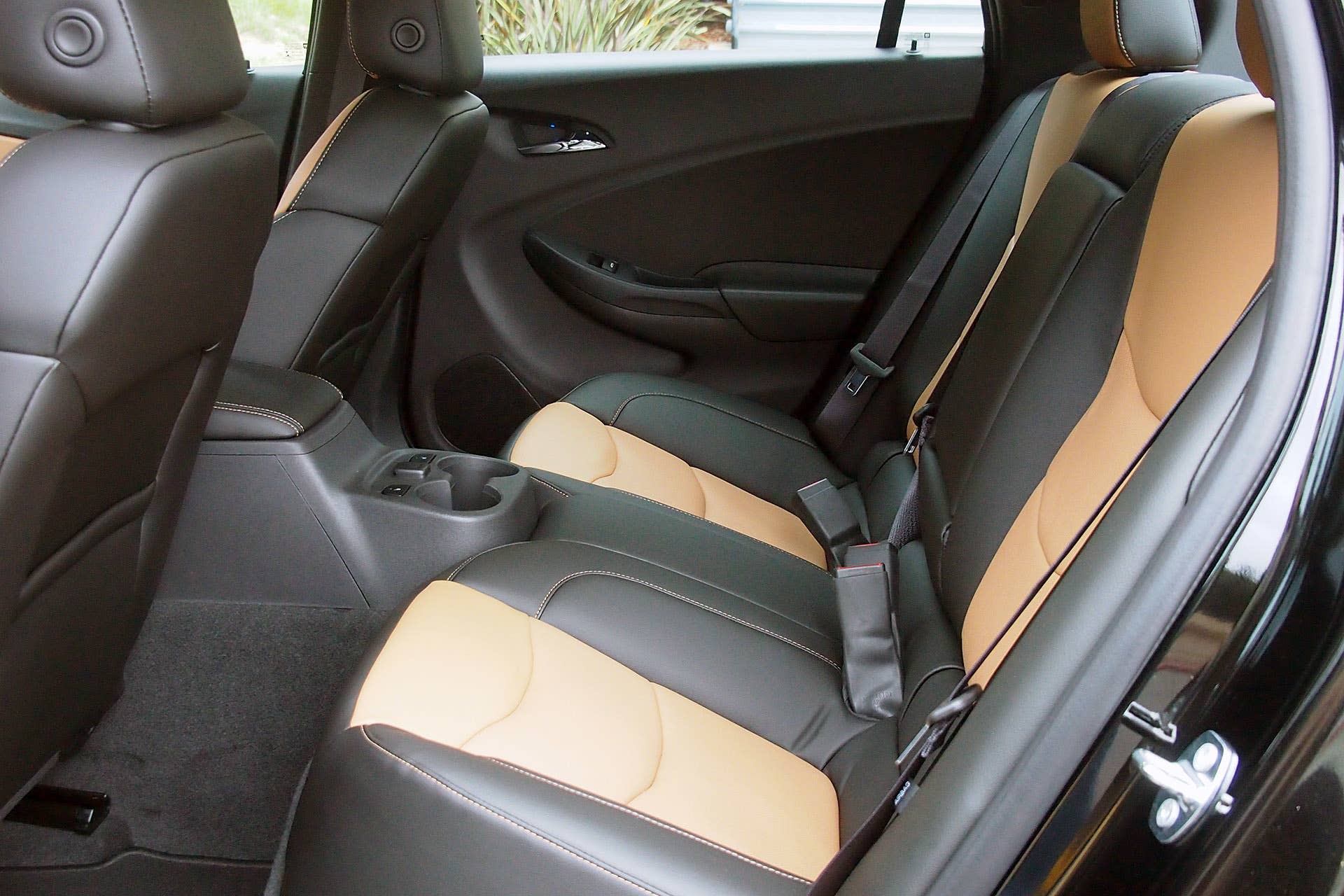 2016 Chevrolet Volt rear seats