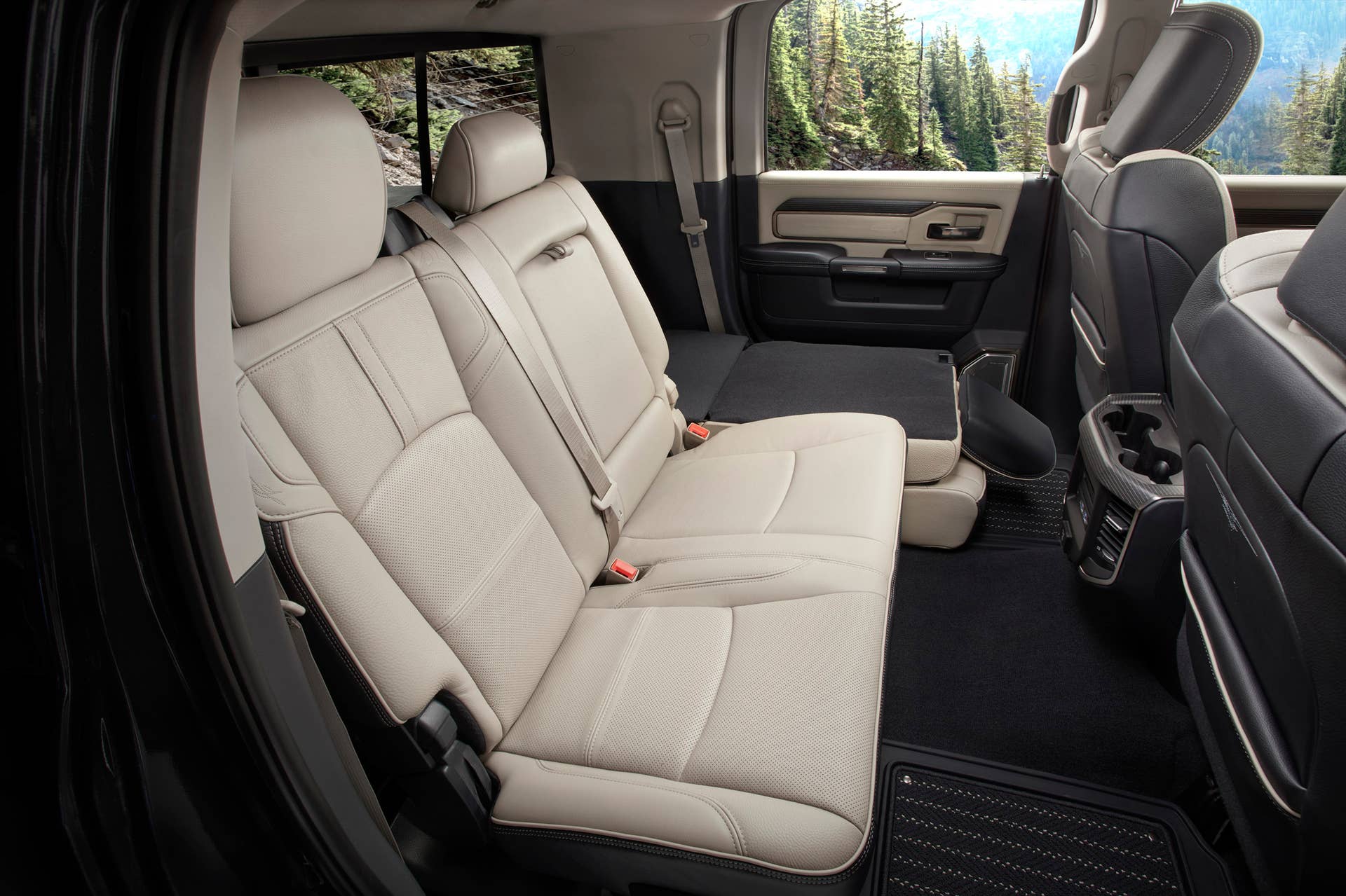 2019 Ram 2500 HD and 3500 HD interior