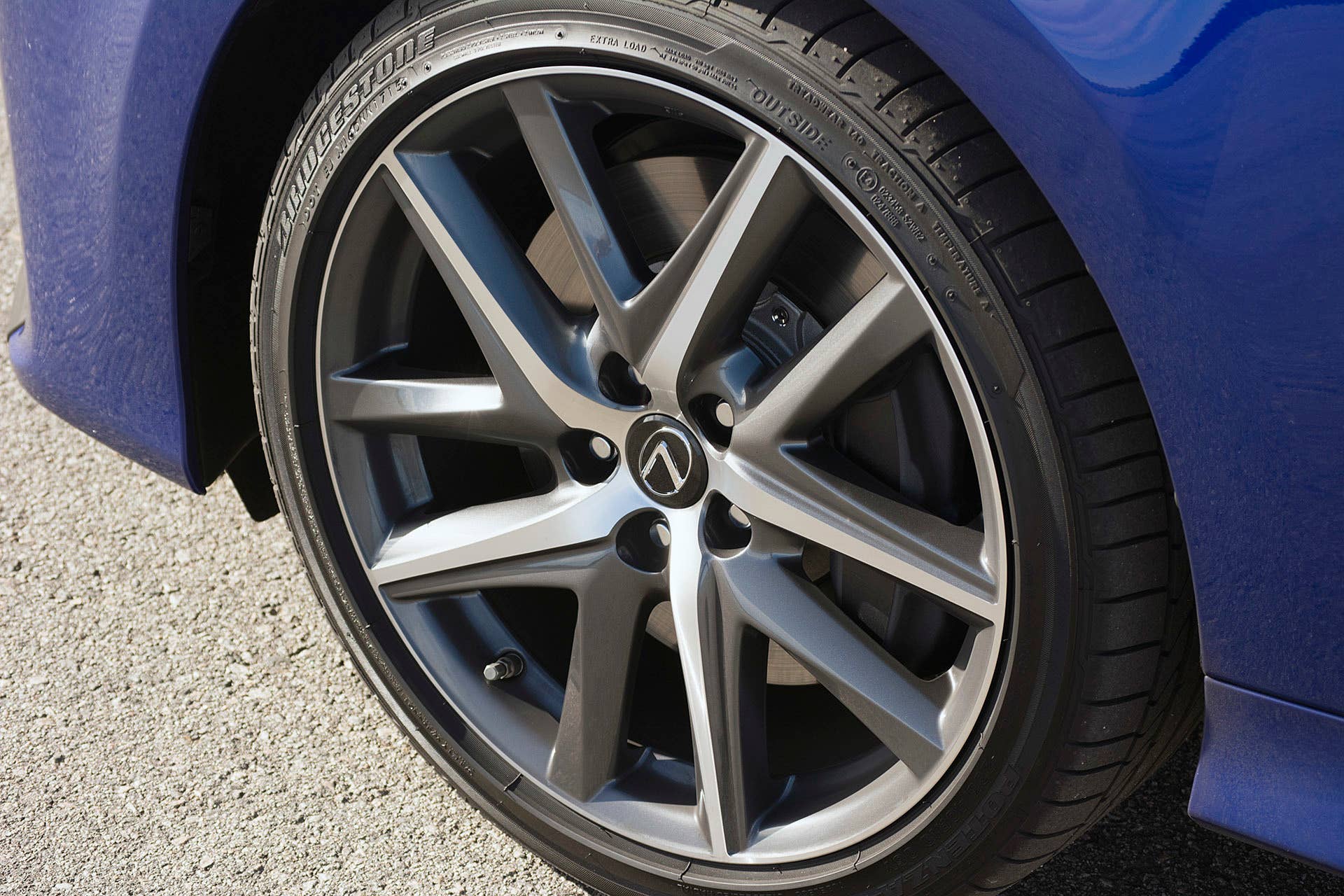 2016 Lexus GS wheel