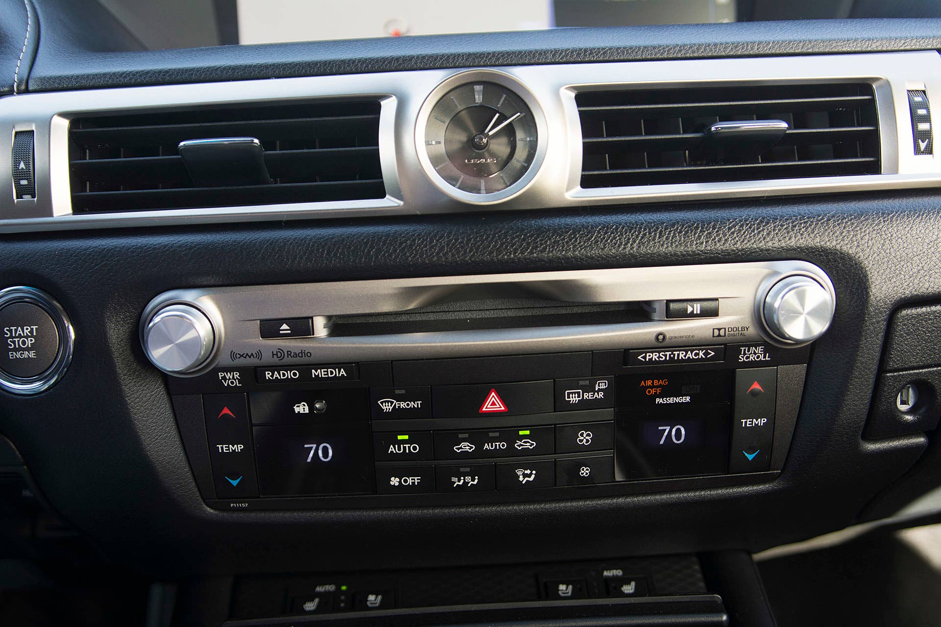 2016 Lexus GS instrument panel