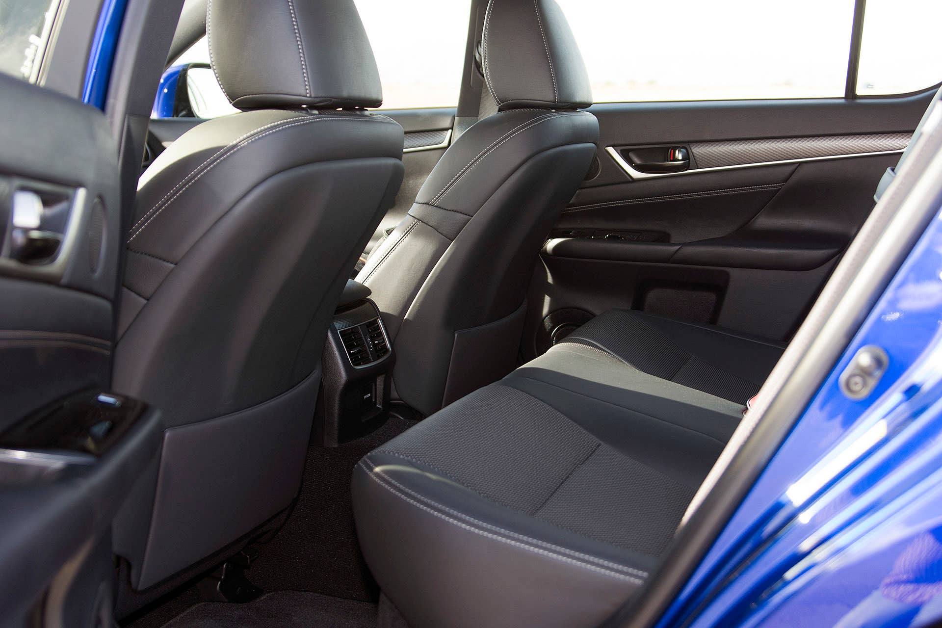 2016 Lexus GS rear seats