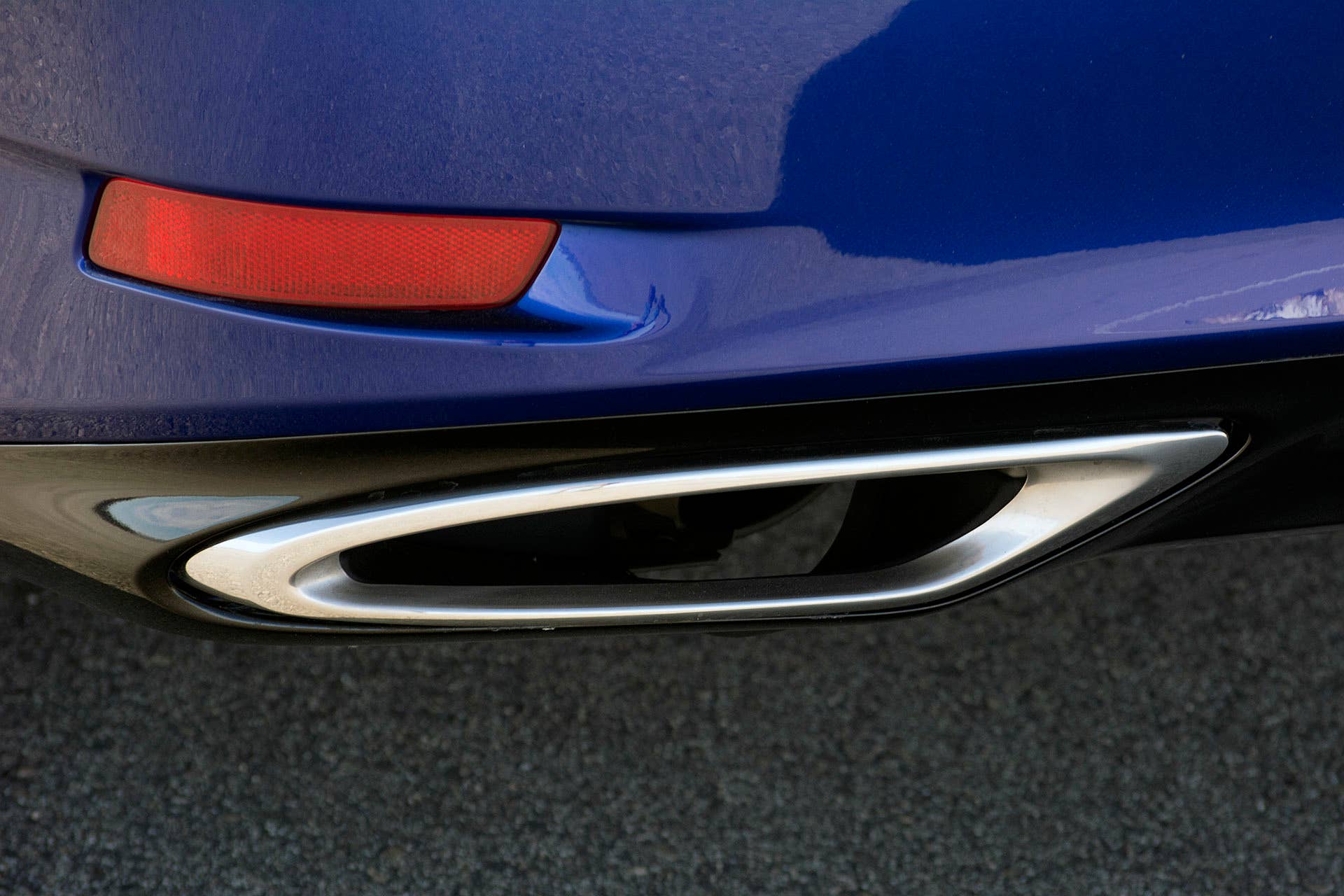 2016 Lexus GS exhaust tip