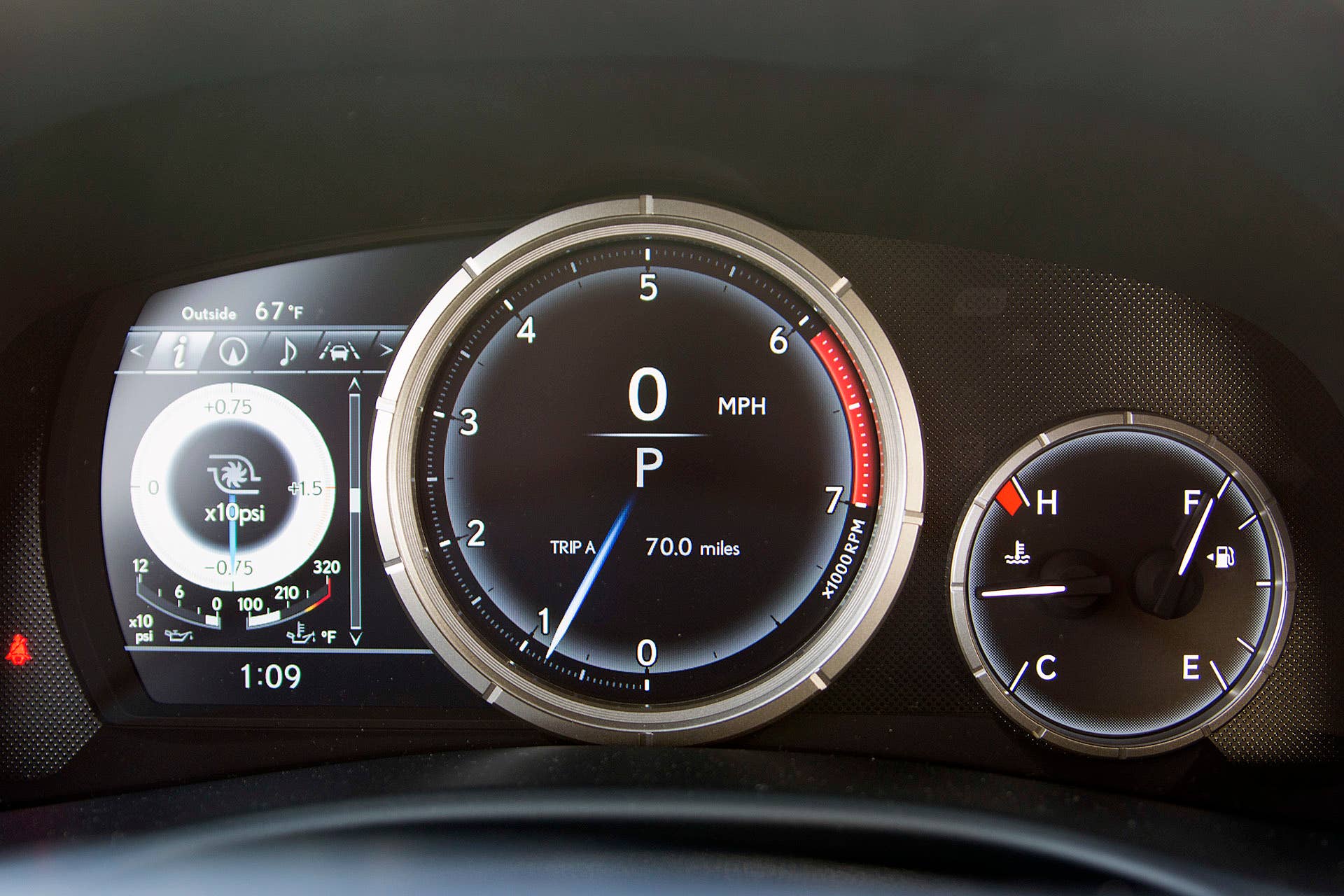 2016 Lexus GS gauges