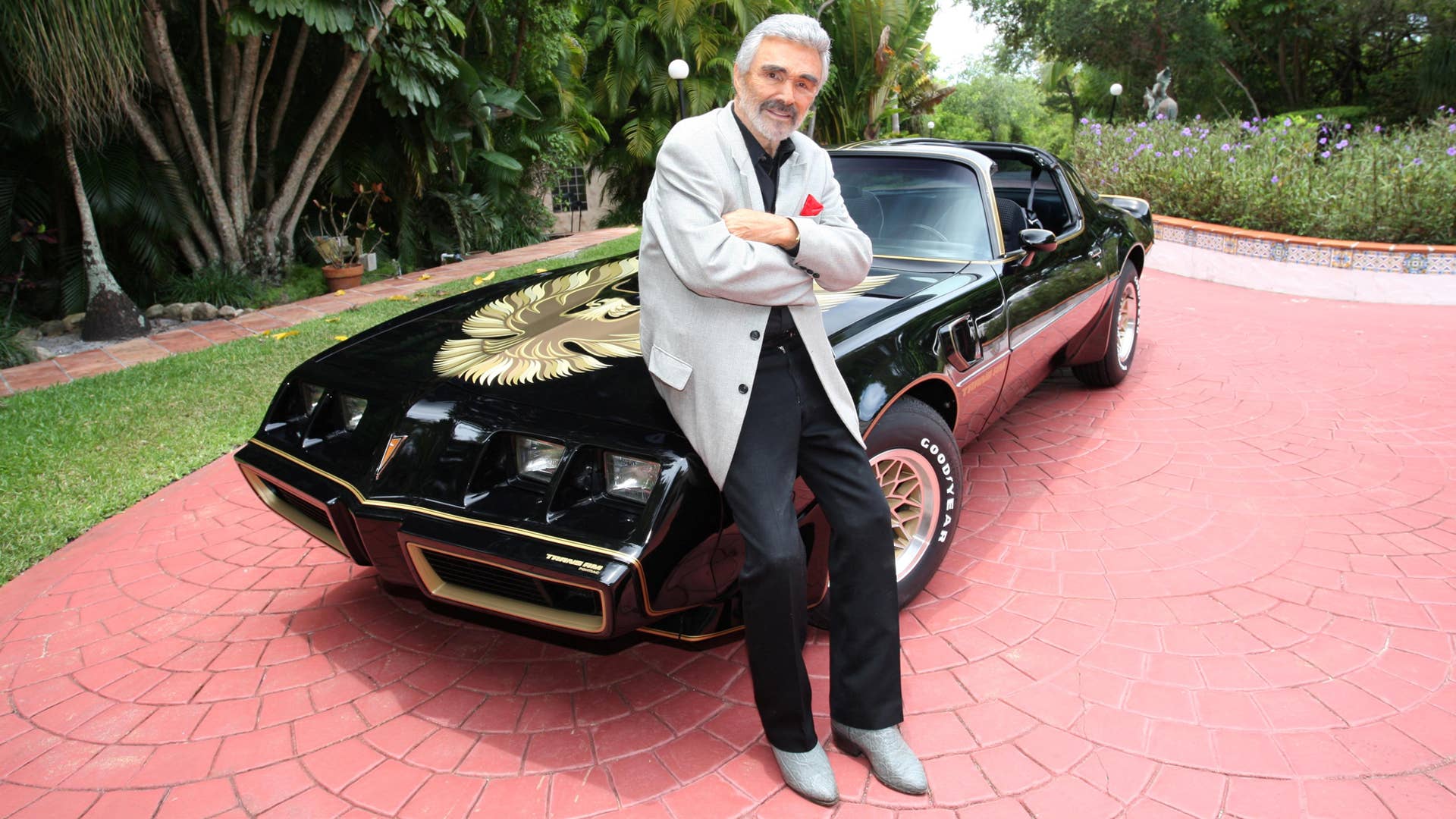 The replica sold for $317,50 at auction.
