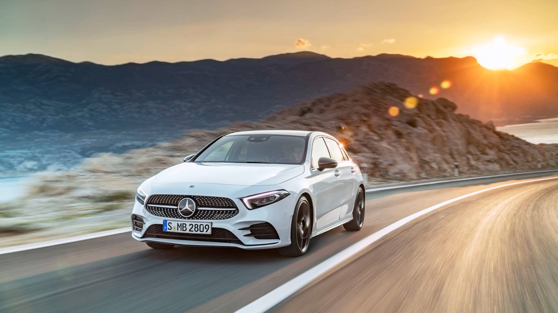 Mercedes-Benz A-Klasse. Exterieur: Digital white pearl Mercedes-Benz A-Class. Exterior: Digital white pearl