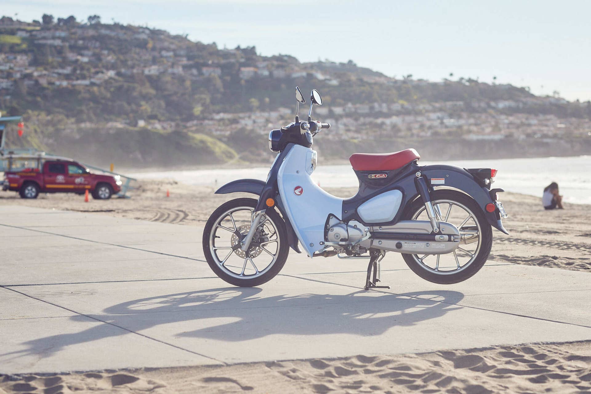 2019 Honda Super Cub First Ride Review | The nicest people love 