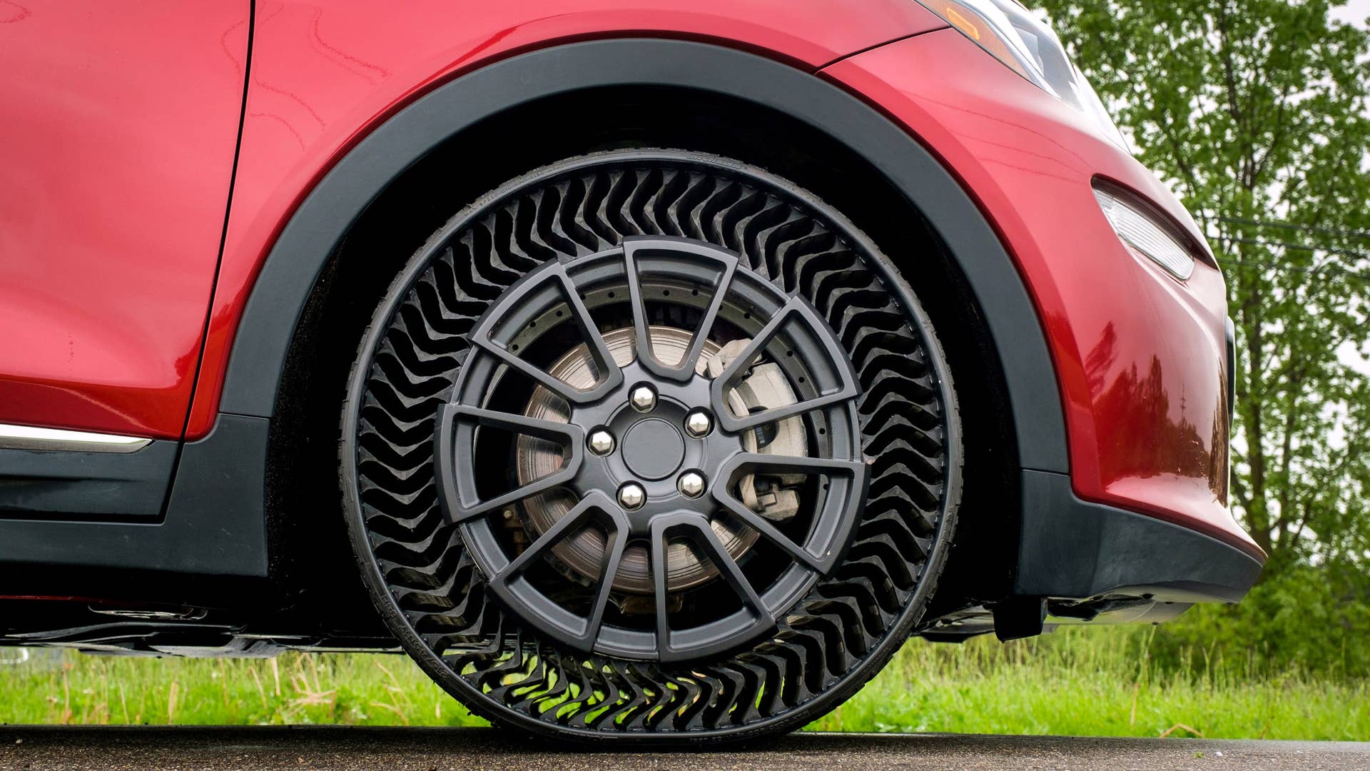 Michelin Uptis airless tires and Chevrolet Bolt EV test car