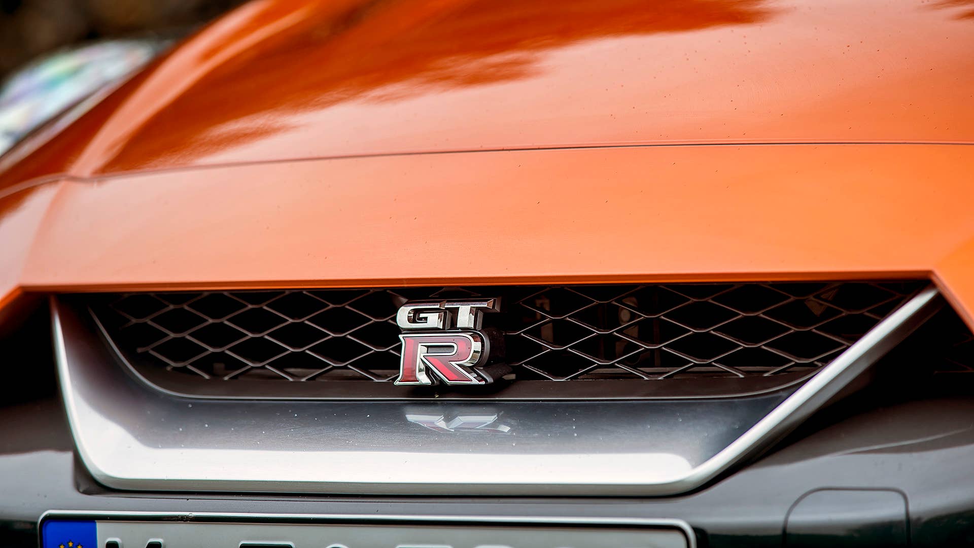 2017 Nissan GT-R grille