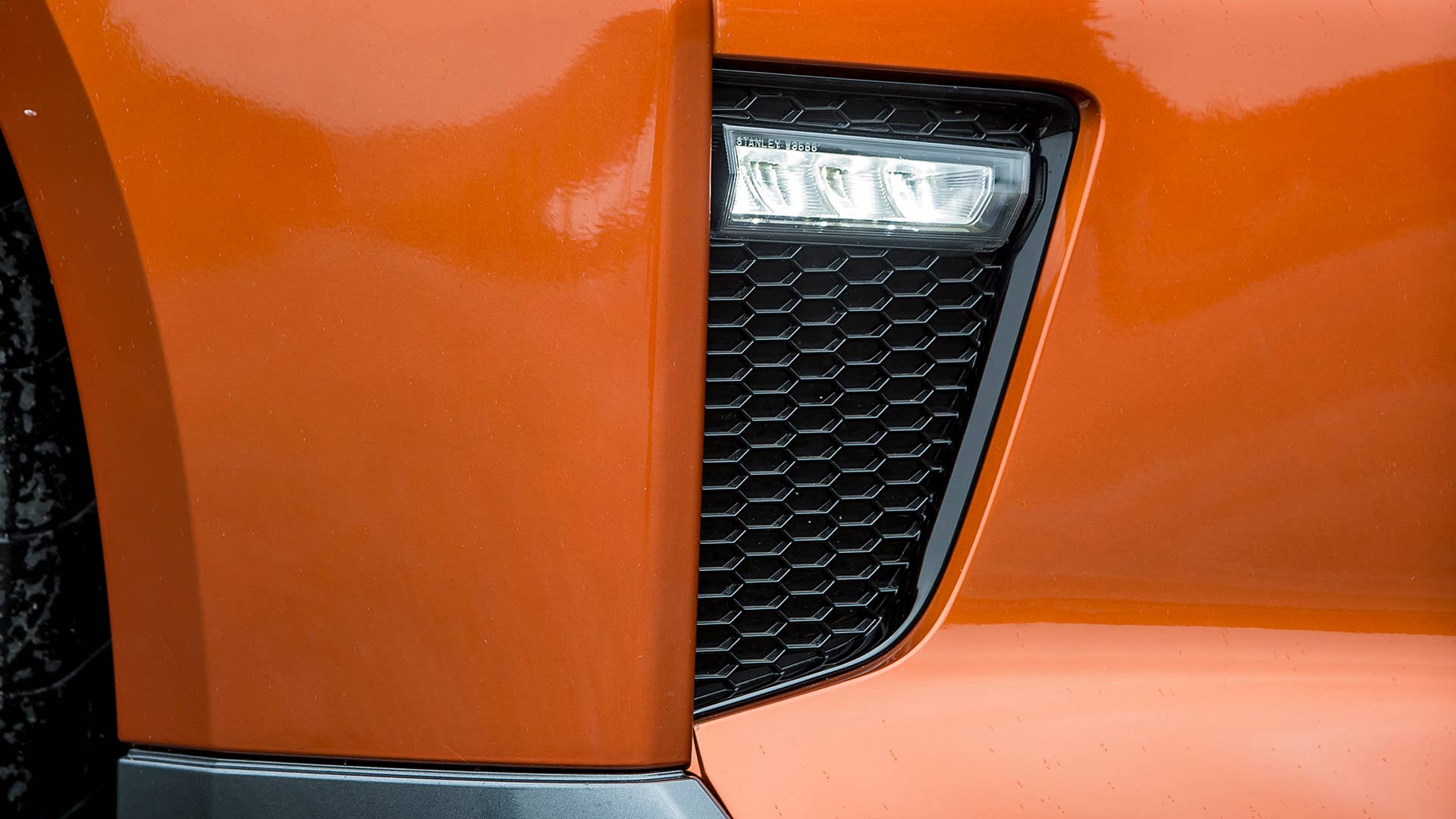 2017 Nissan GT-R fog light