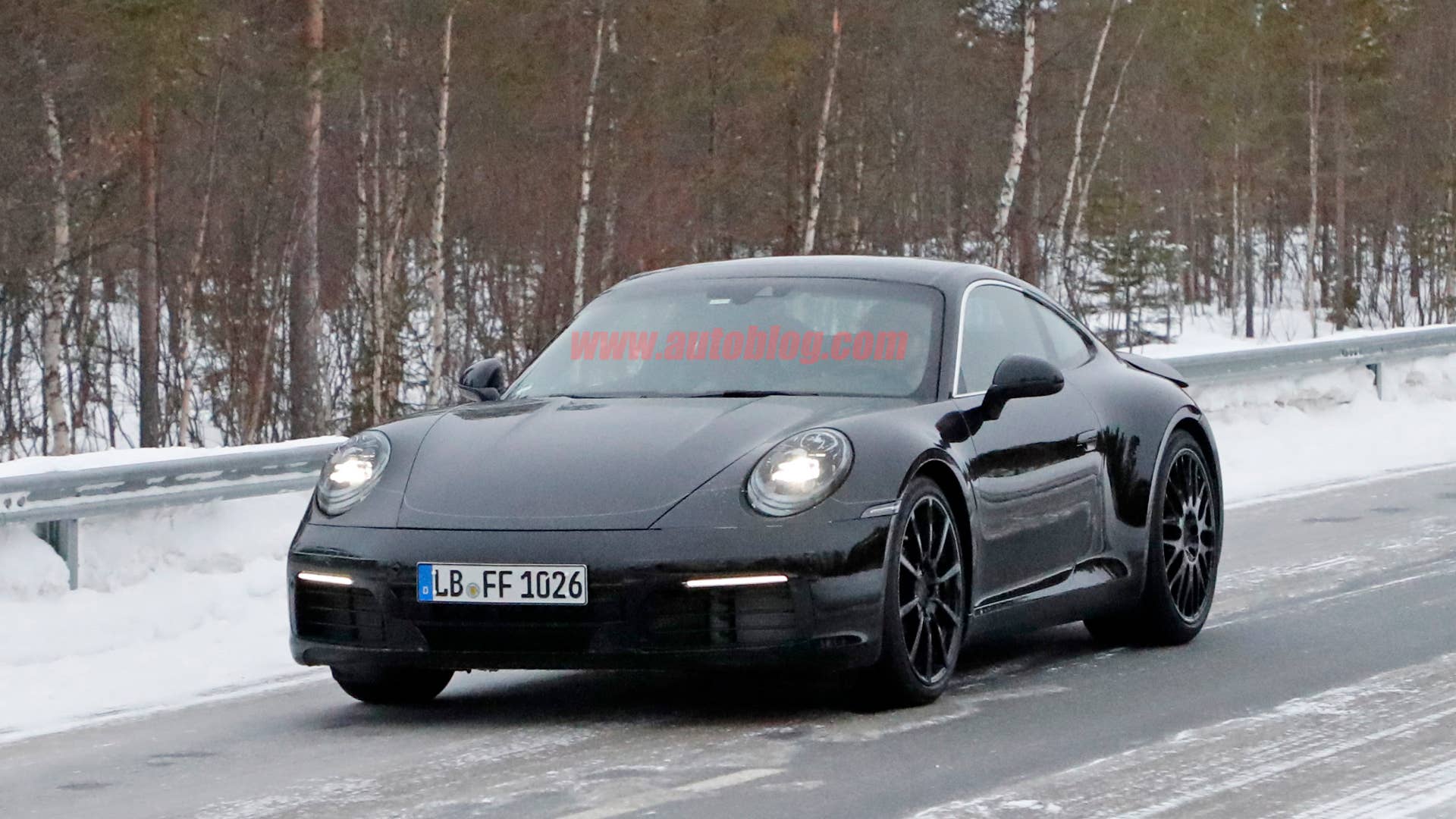 2019 Porsche 911 front 2