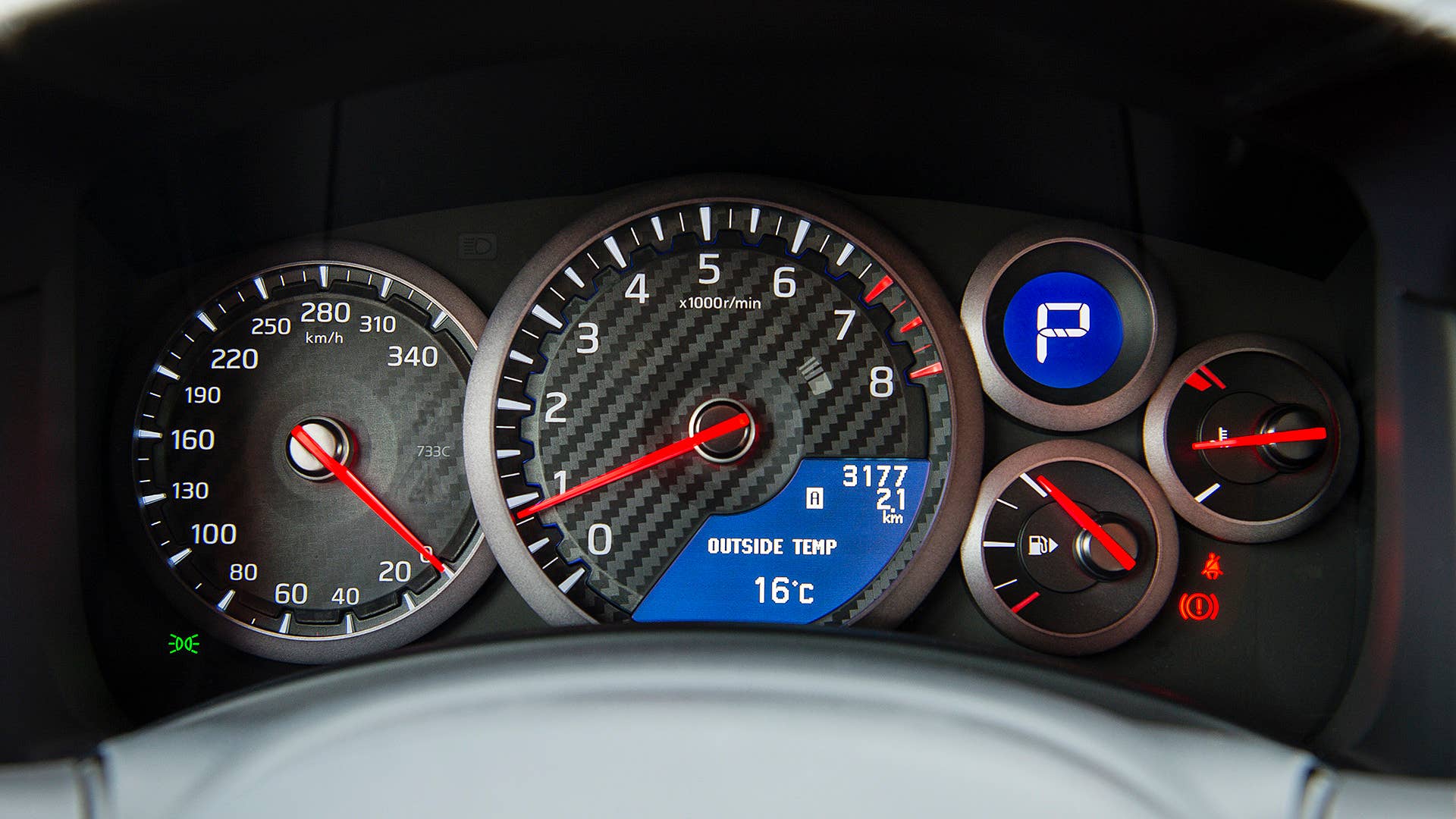 2017 Nissan GT-R gauges