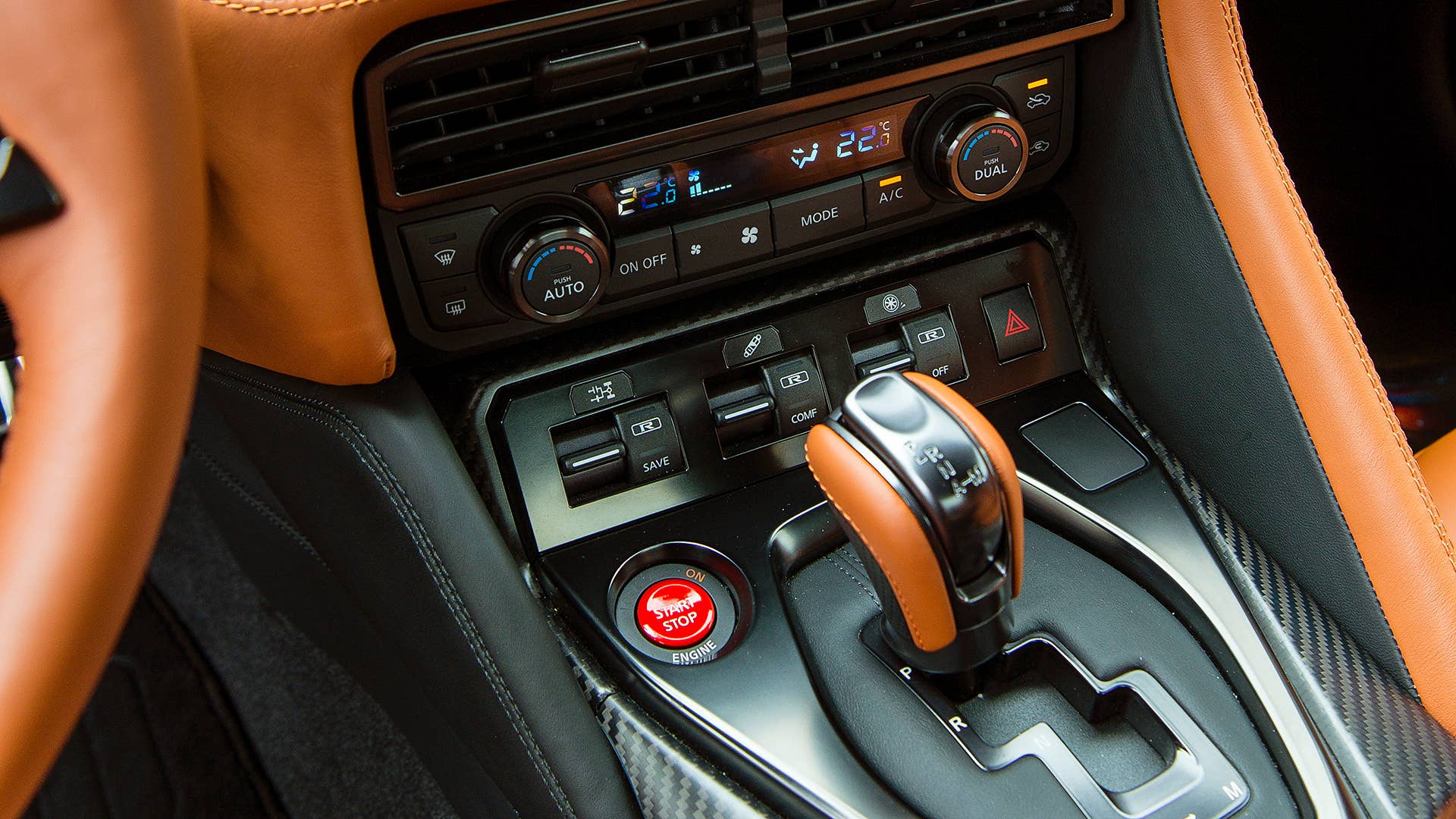 2017 Nissan GT-R instrument panel