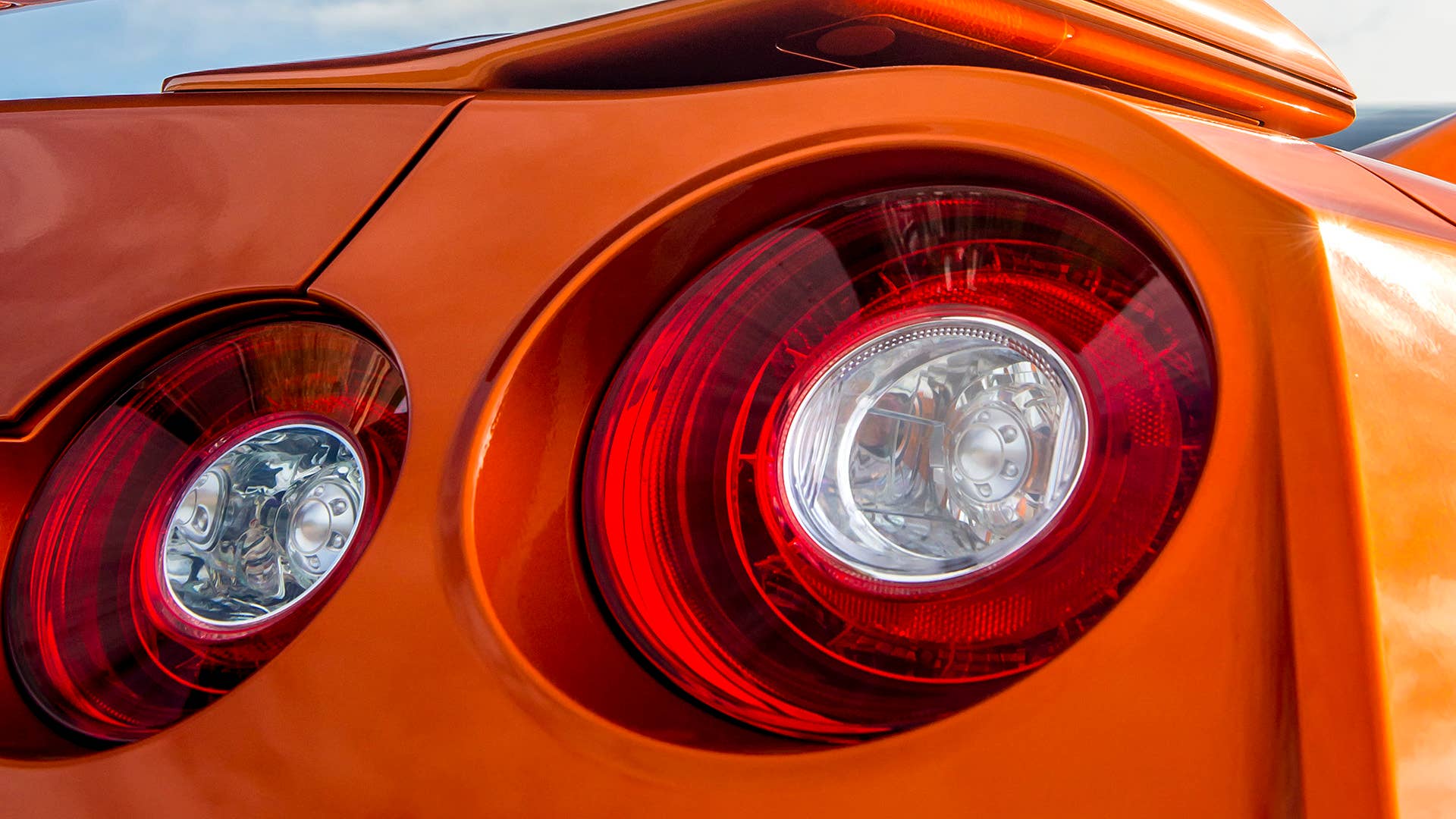 2017 Nissan GT-R taillights