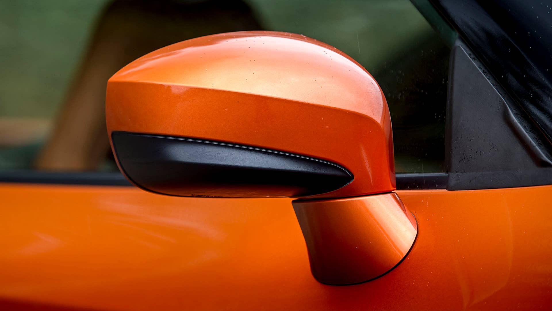 2017 Nissan GT-R side mirror