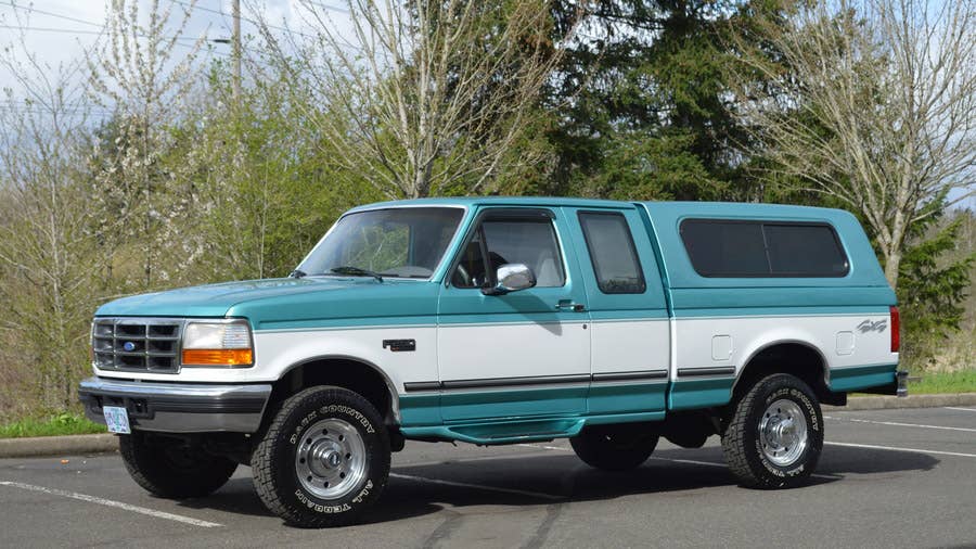 Super Cab XLT 4x4 in Calypso Green Metallic and white