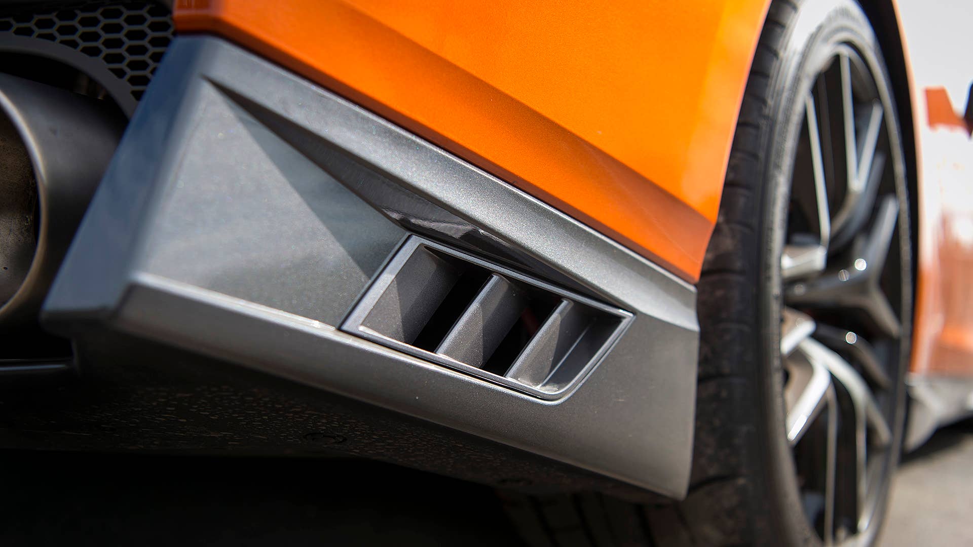 2017 Nissan GT-R rear fascia