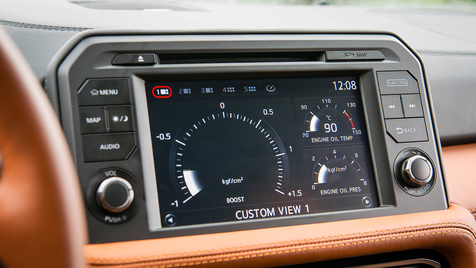 2017 Nissan GT-R infotainment system