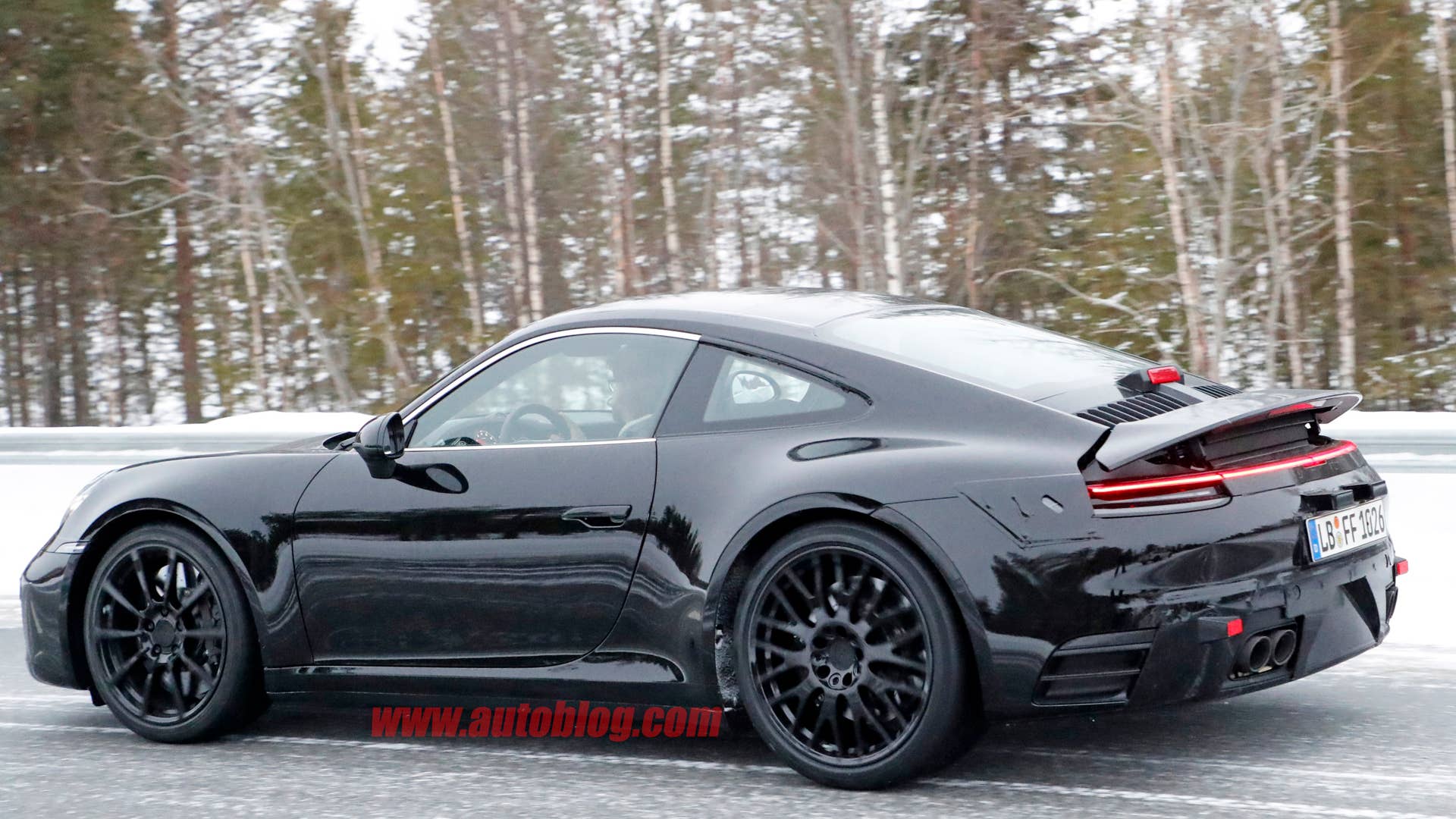 2019 Porsche 911 side