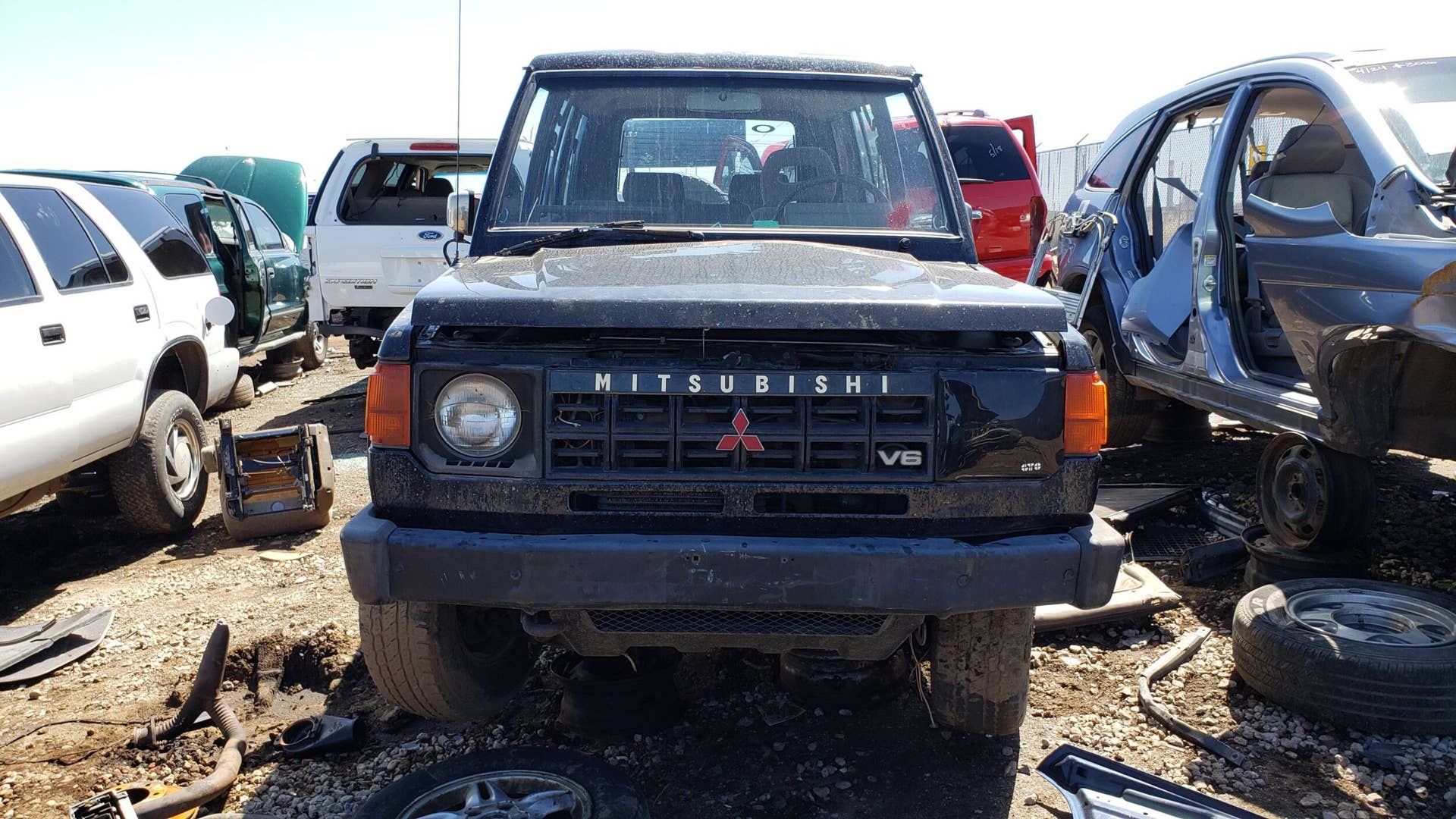 Junked 1990 Mitsubishi Montero