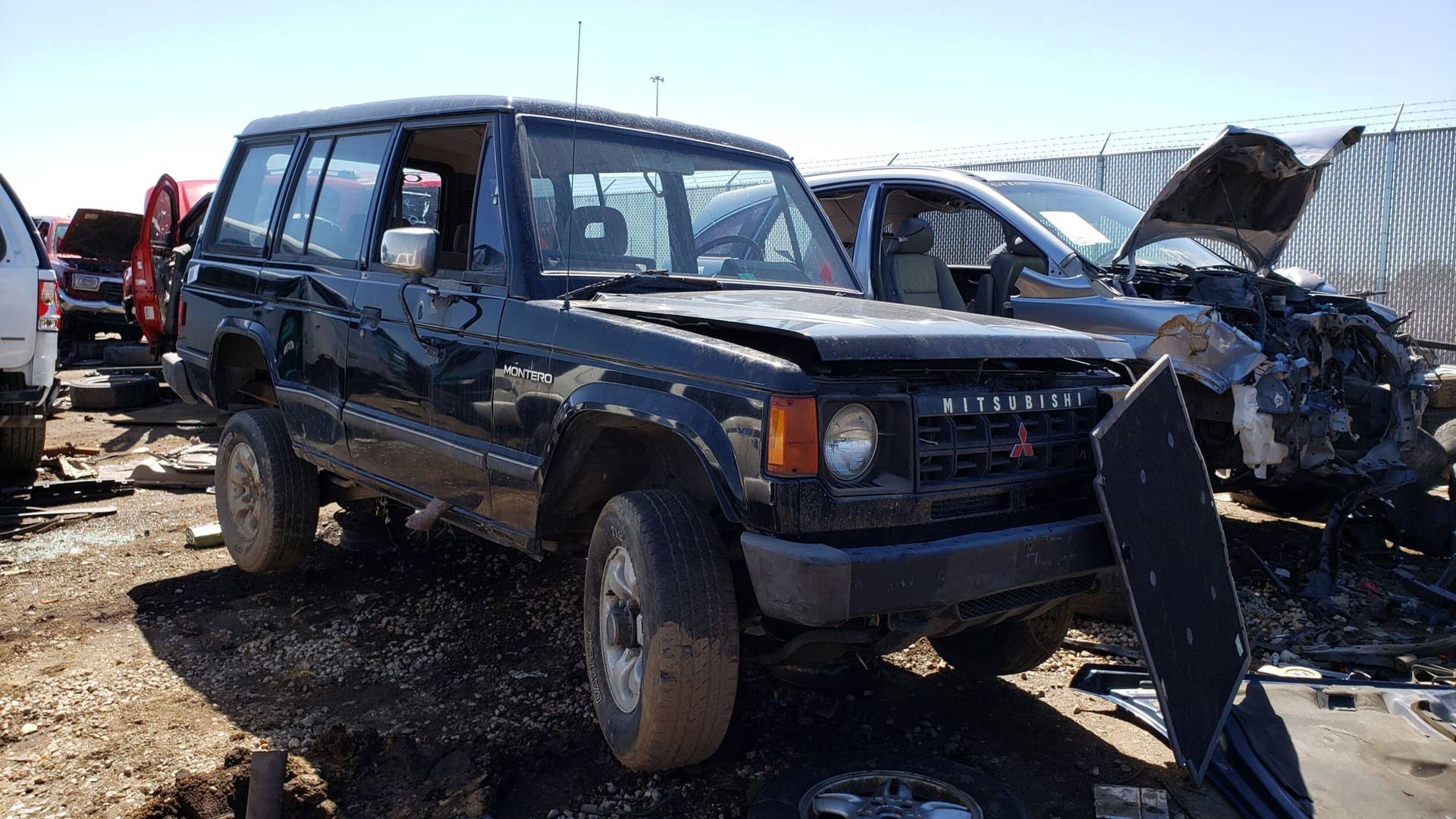 Junked 1990 Mitsubishi Montero