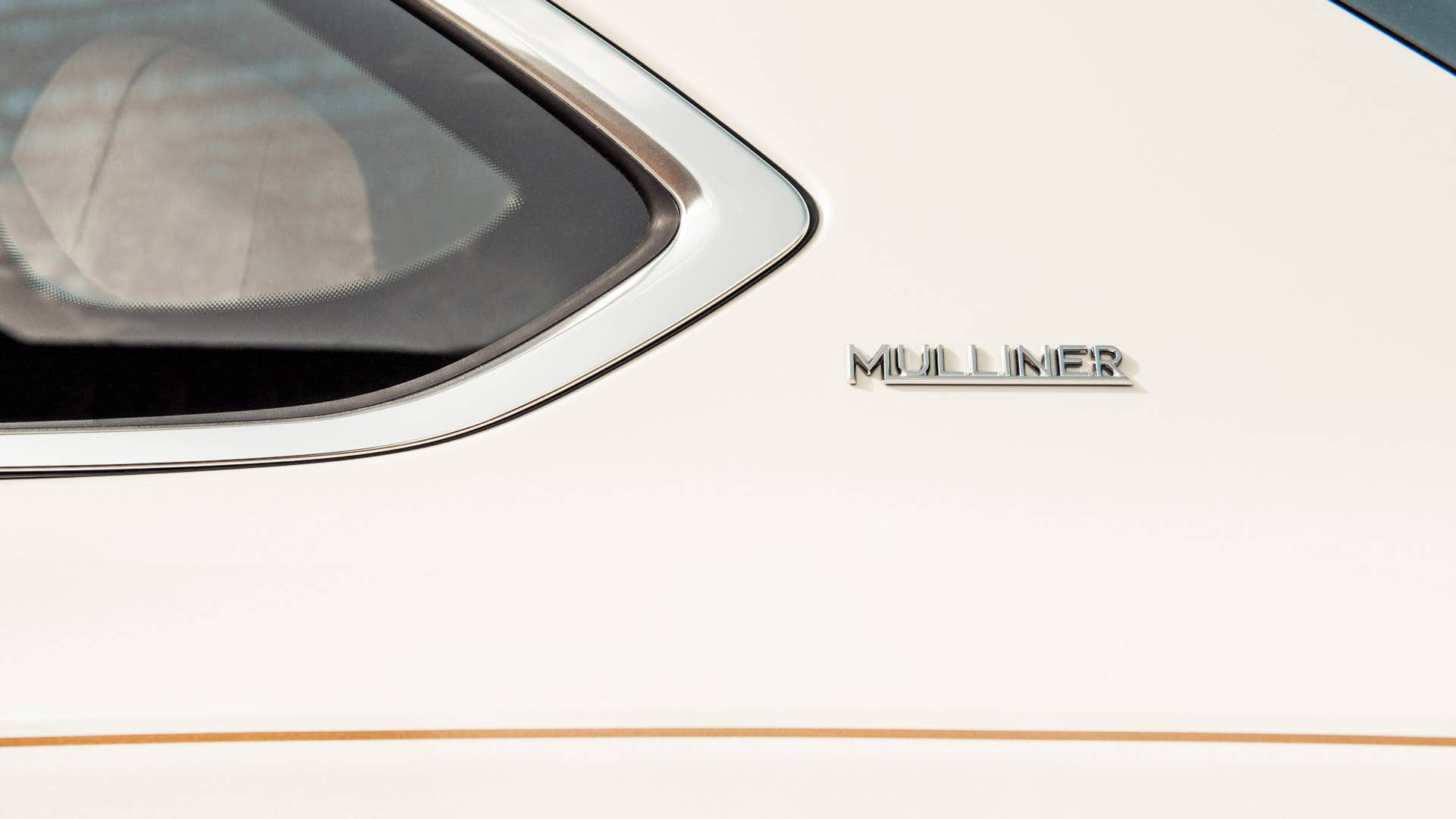 Bentley Bentayga Pearl of the Gulf by Mulliner