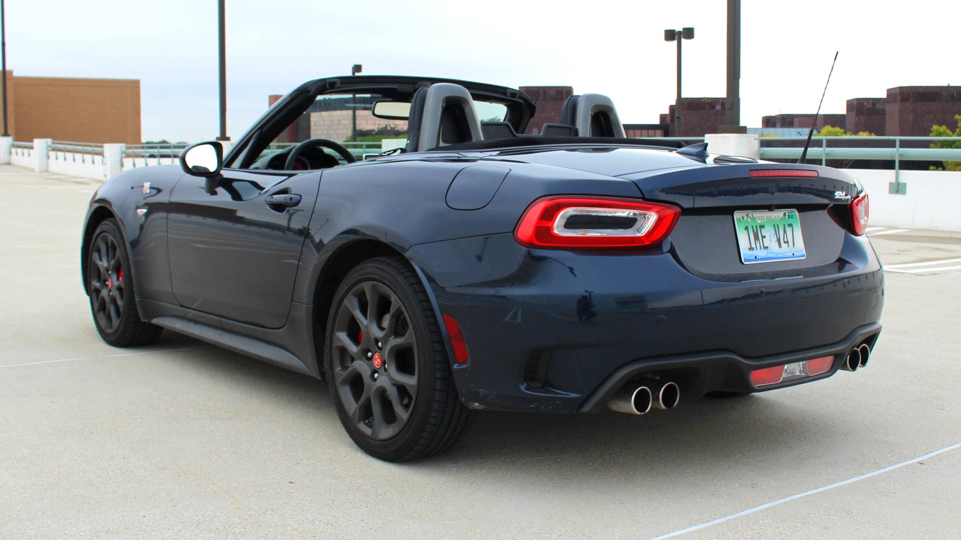 Fiat 124 Spider Abarth in blue