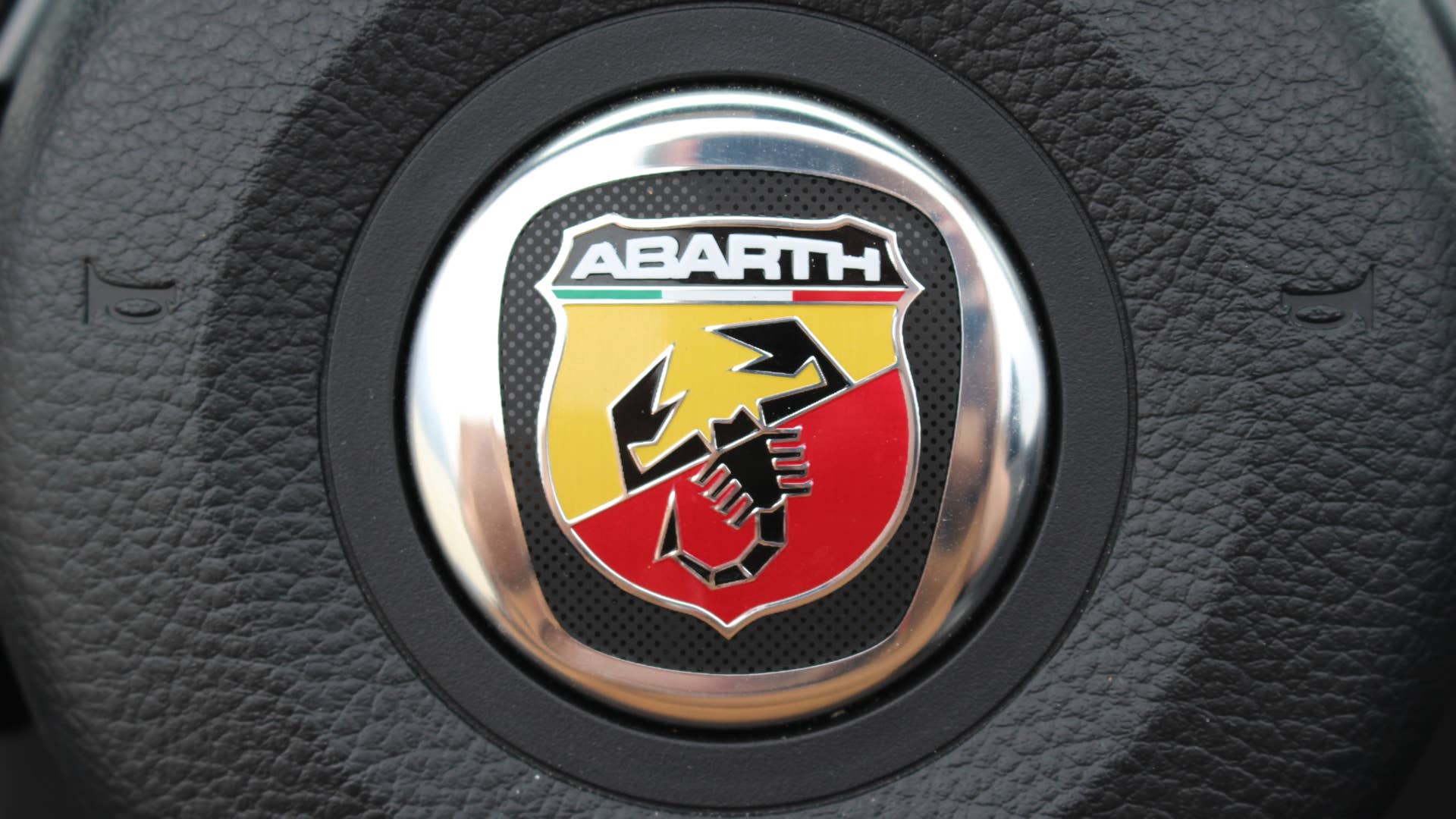 Fiat 124 Spider Abarth in blue