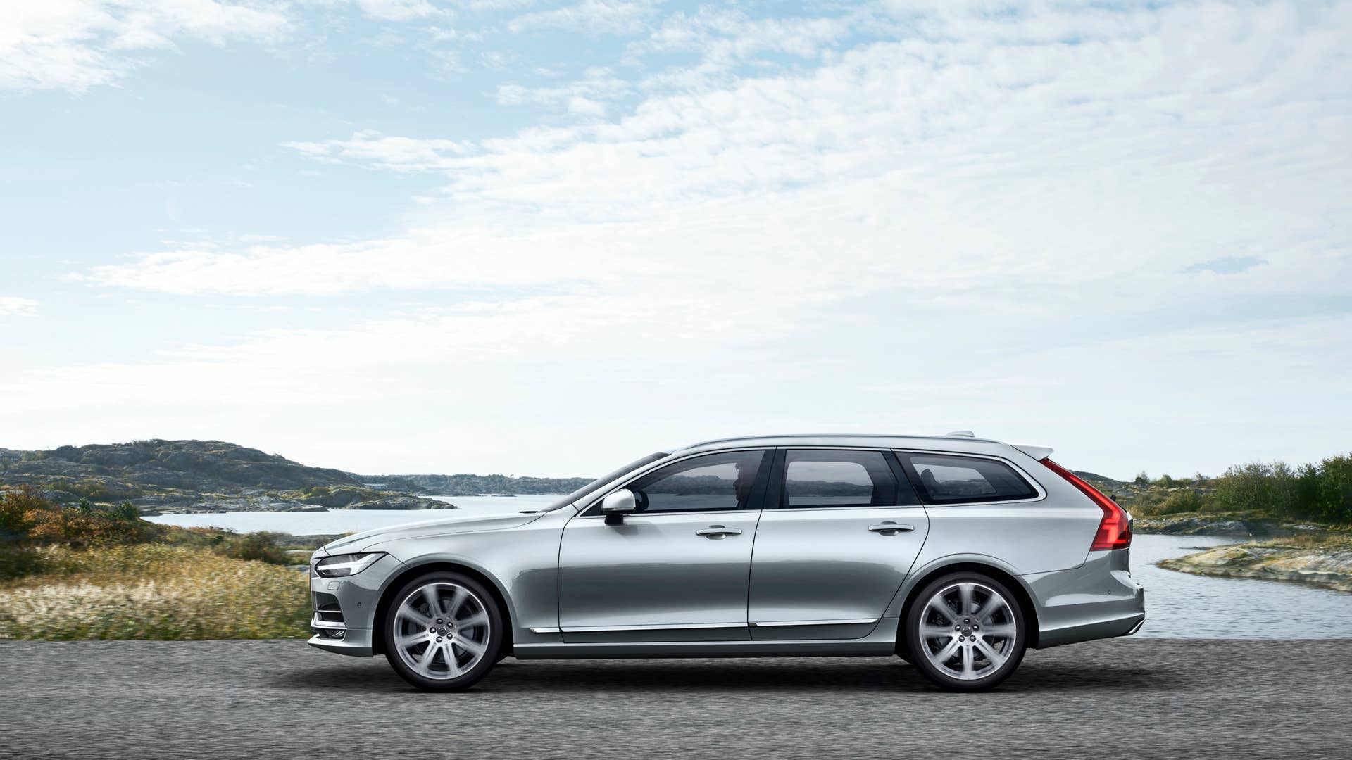 2018 volvo v90 wagon side river