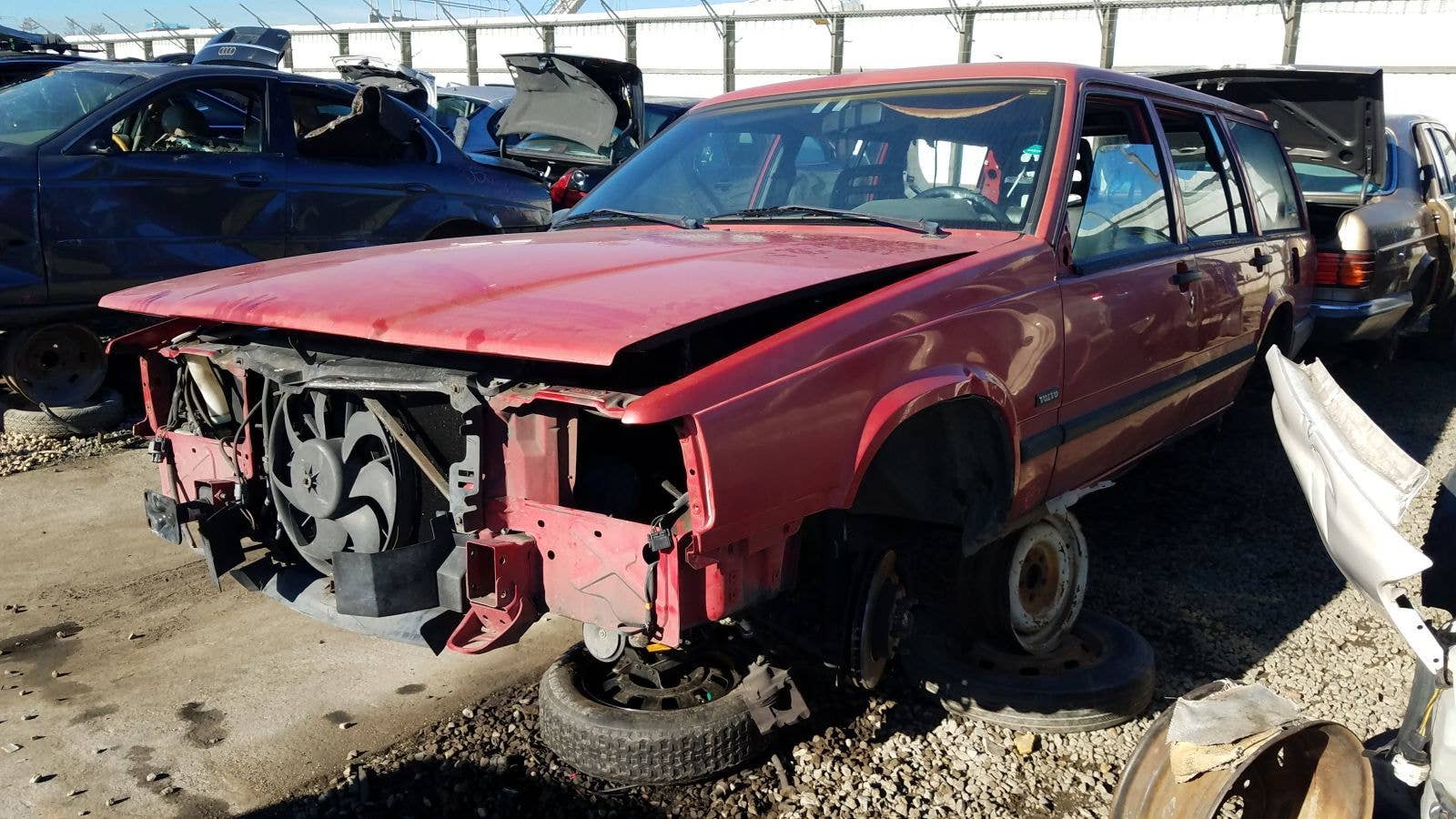 1991 Volvo 740 Turbo Wagon in California wrecking yard
